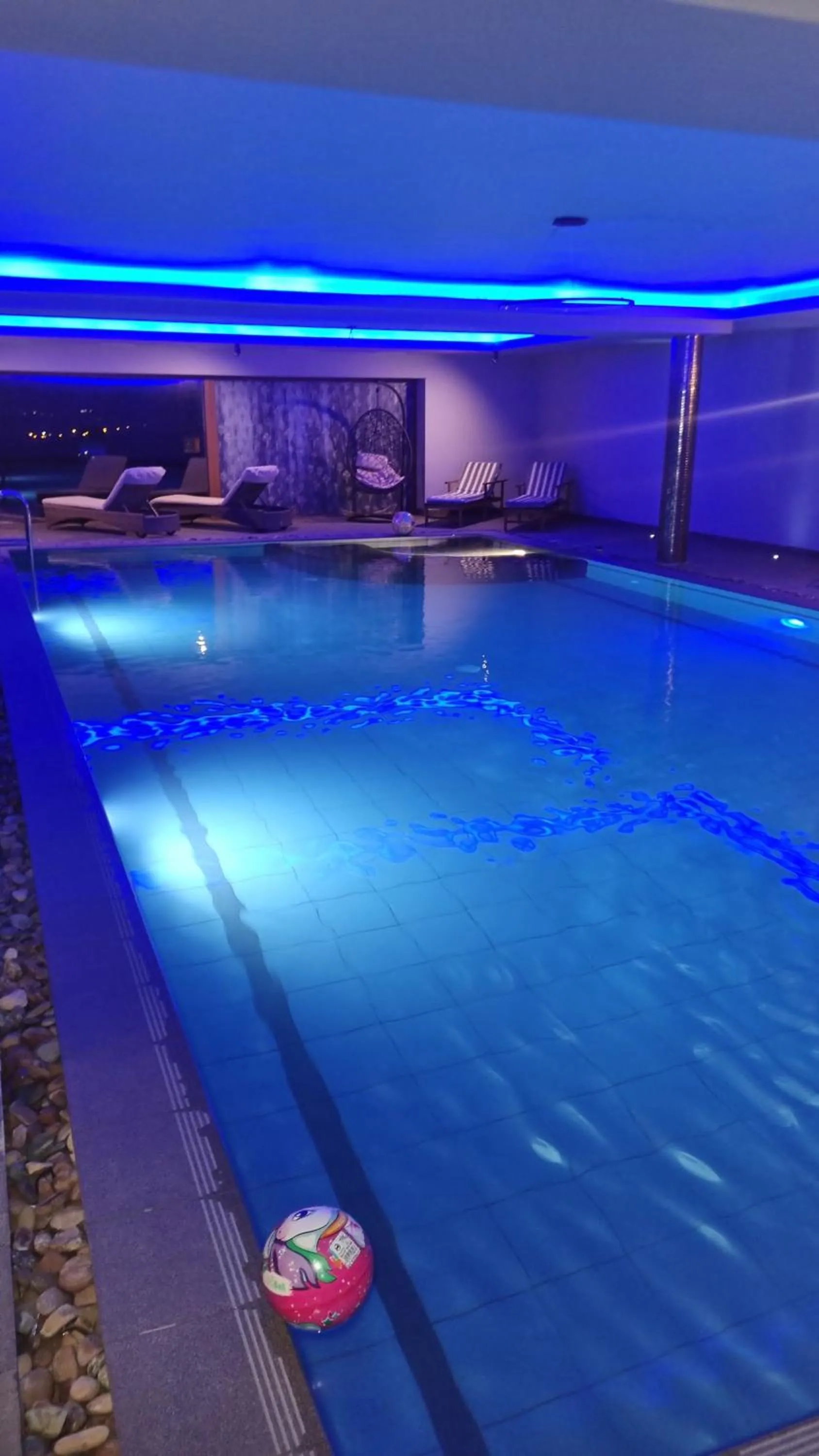 Pool view in Fab View