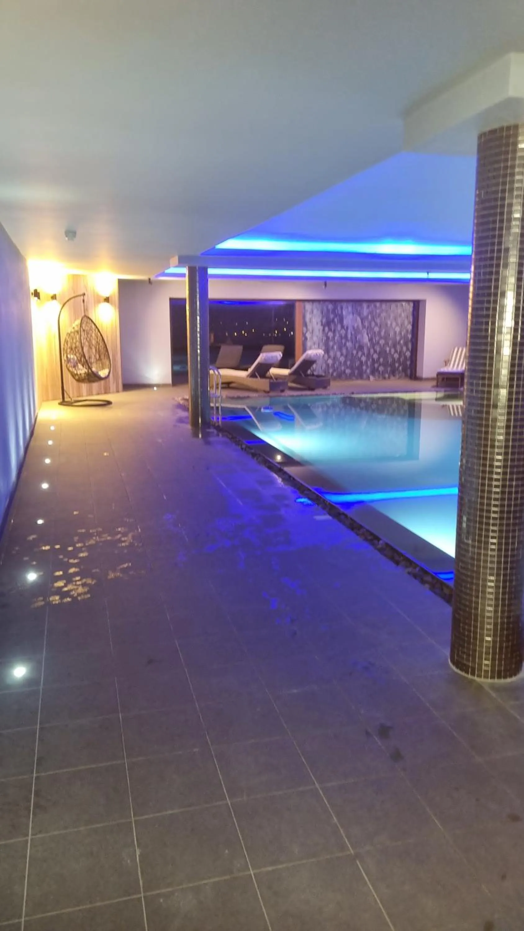 Pool view in Fab View