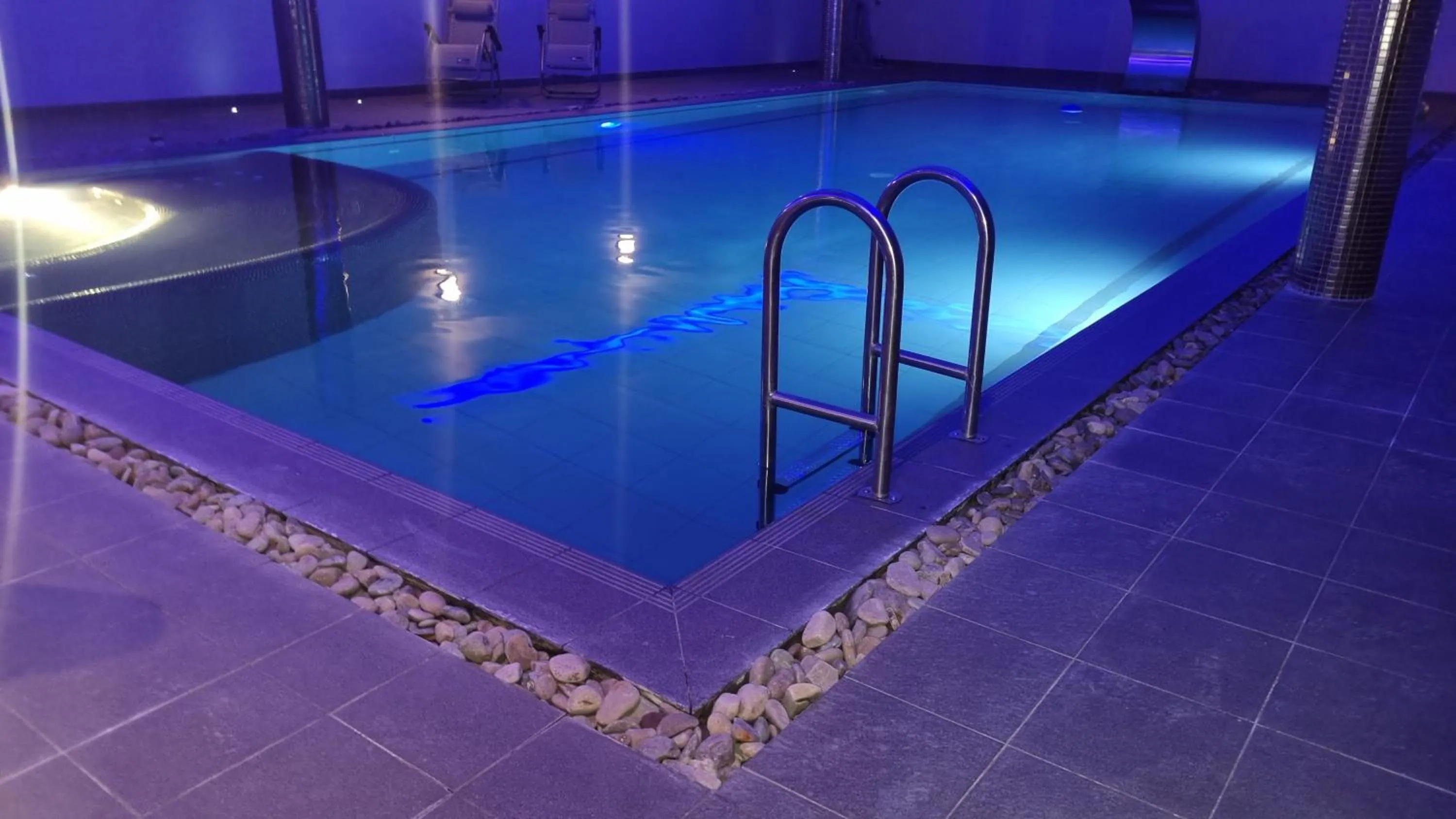 Pool view in Fab View