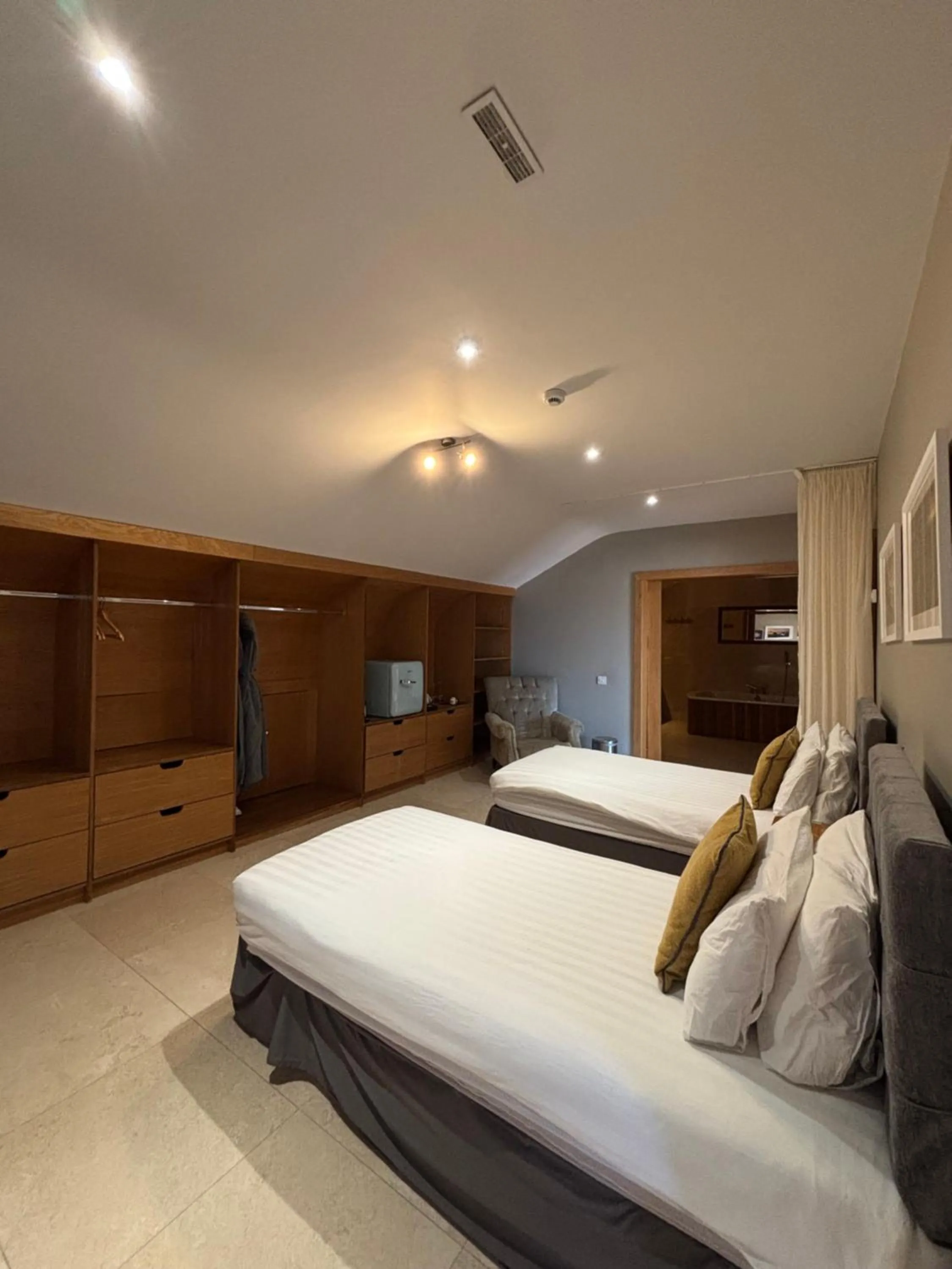 Bed in Fab View