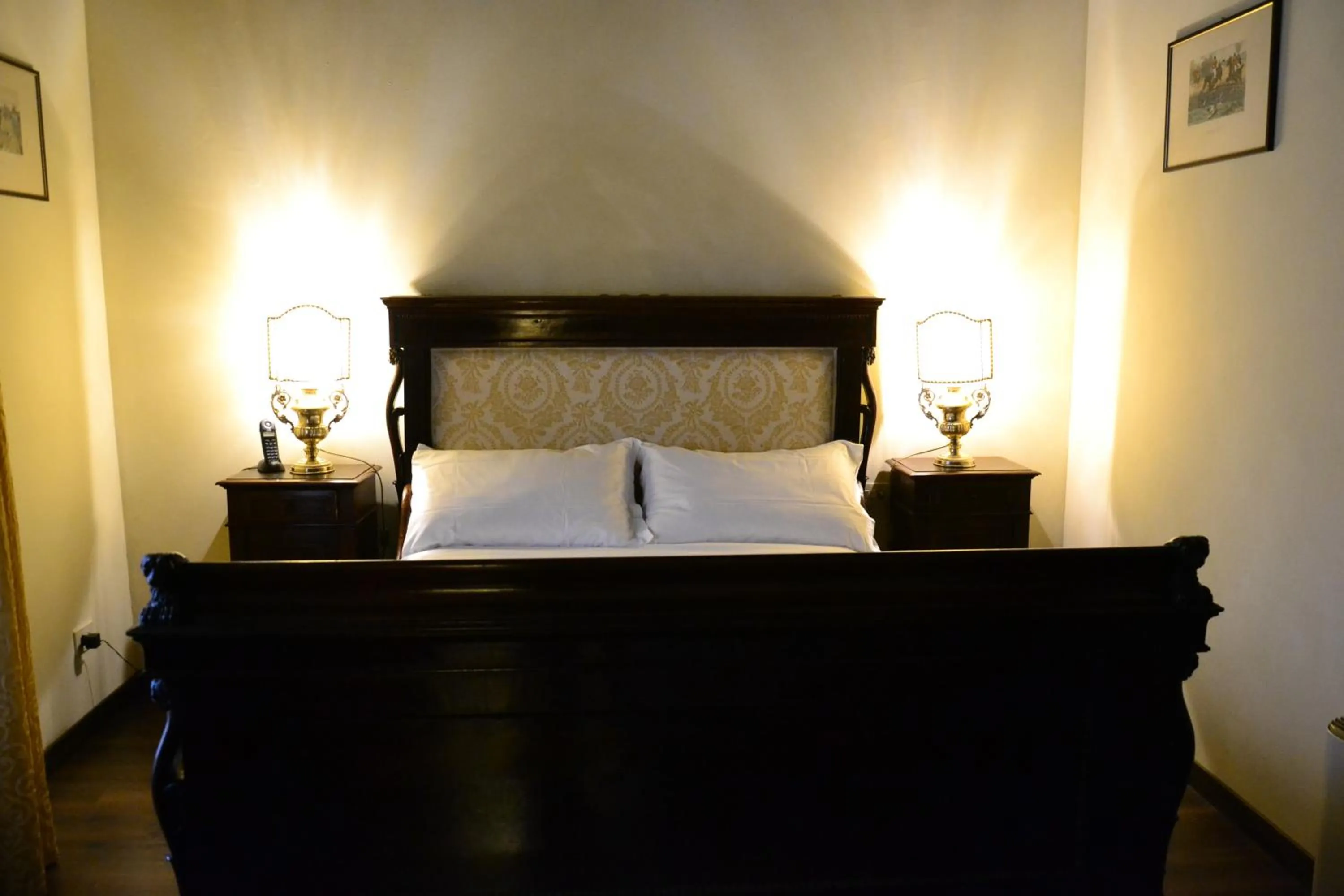 Bed in Castello Di Compiano Hotel Relais Museum