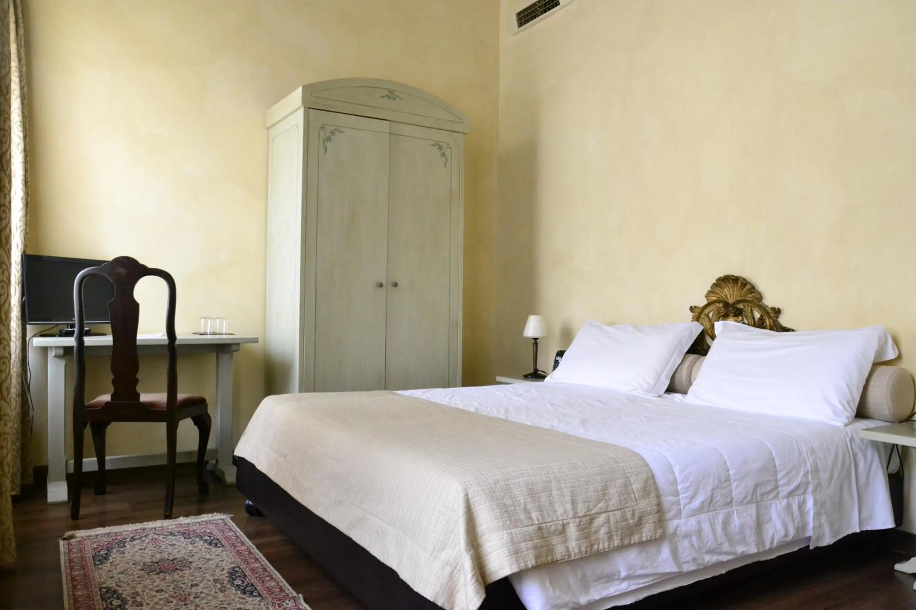 Bed in Castello Di Compiano Hotel Relais Museum