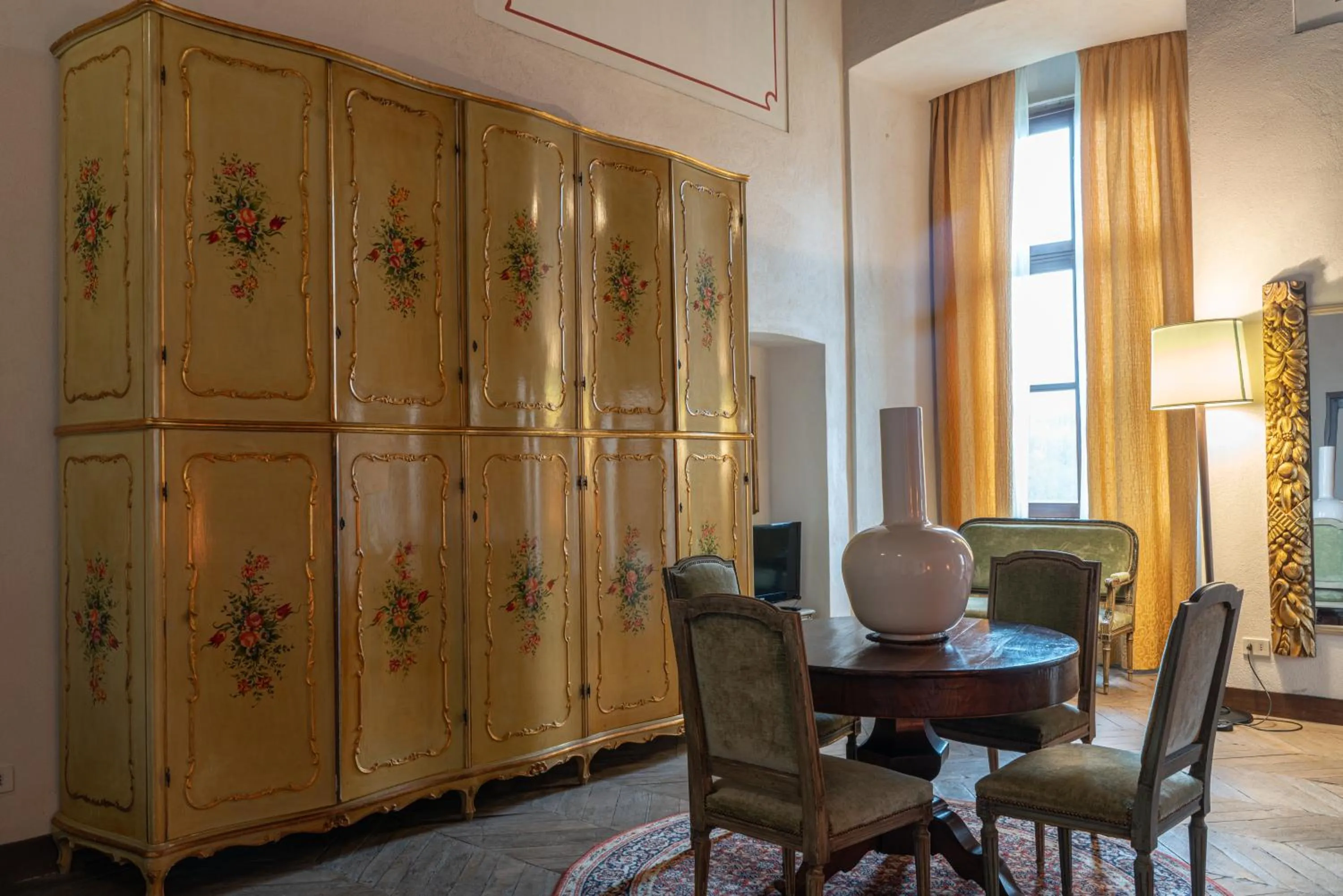 Castello Di Compiano Hotel Relais Museum