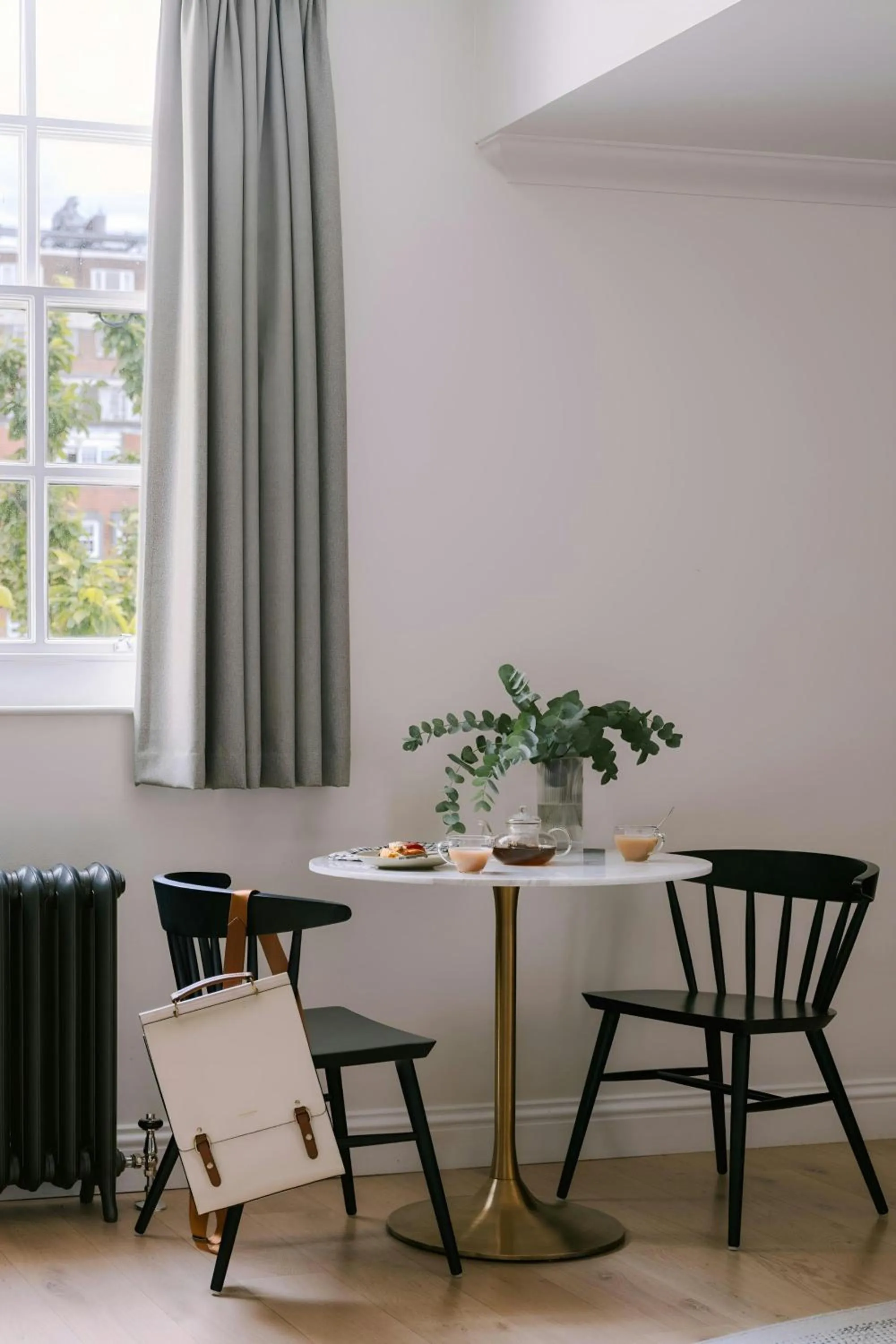 Photo of the whole room in Chelsea Green Hotel, Sonder by Marriott Bonvoy