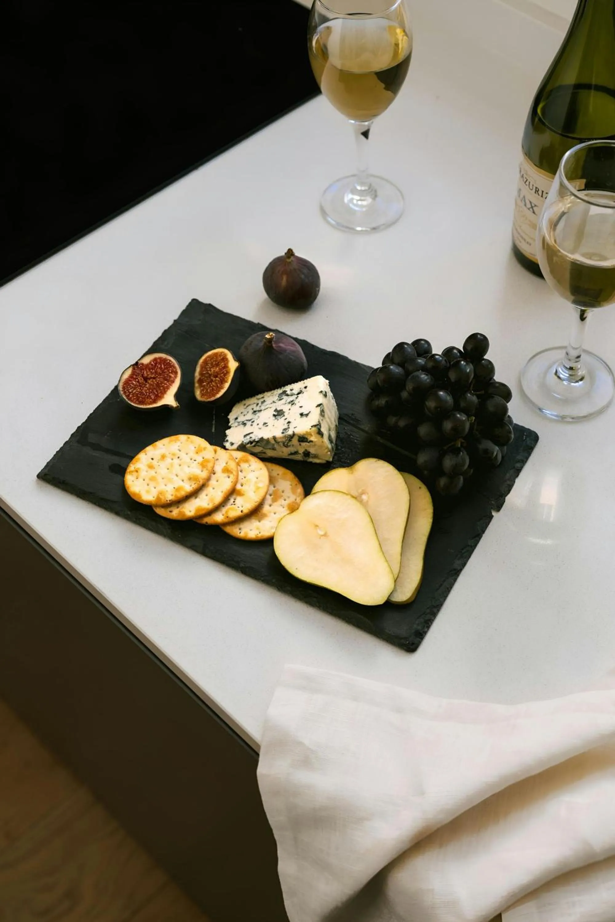 Photo of the whole room in Chelsea Green Hotel, Sonder by Marriott Bonvoy