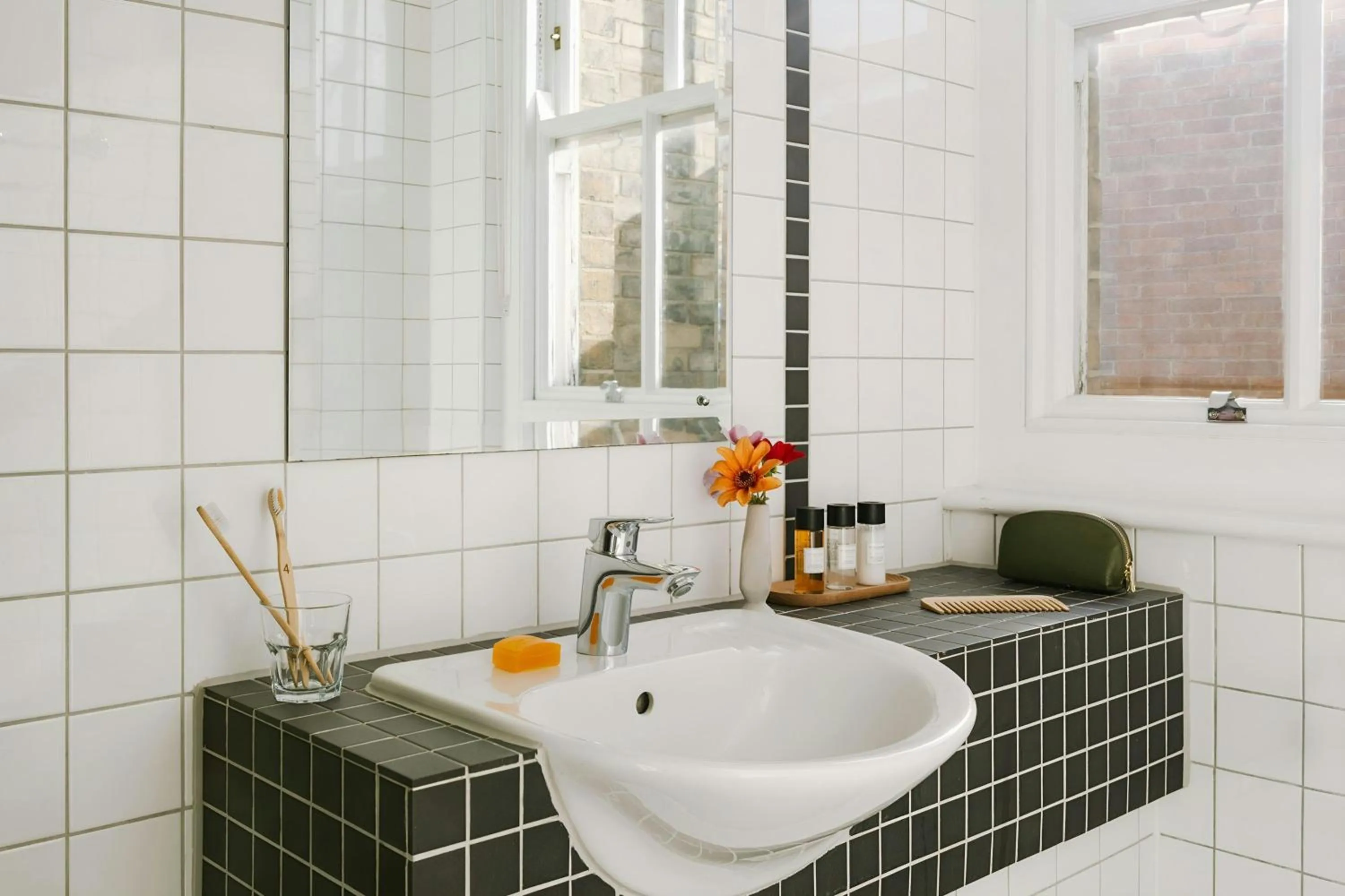 Bathroom in Chelsea Green Hotel, Sonder by Marriott Bonvoy