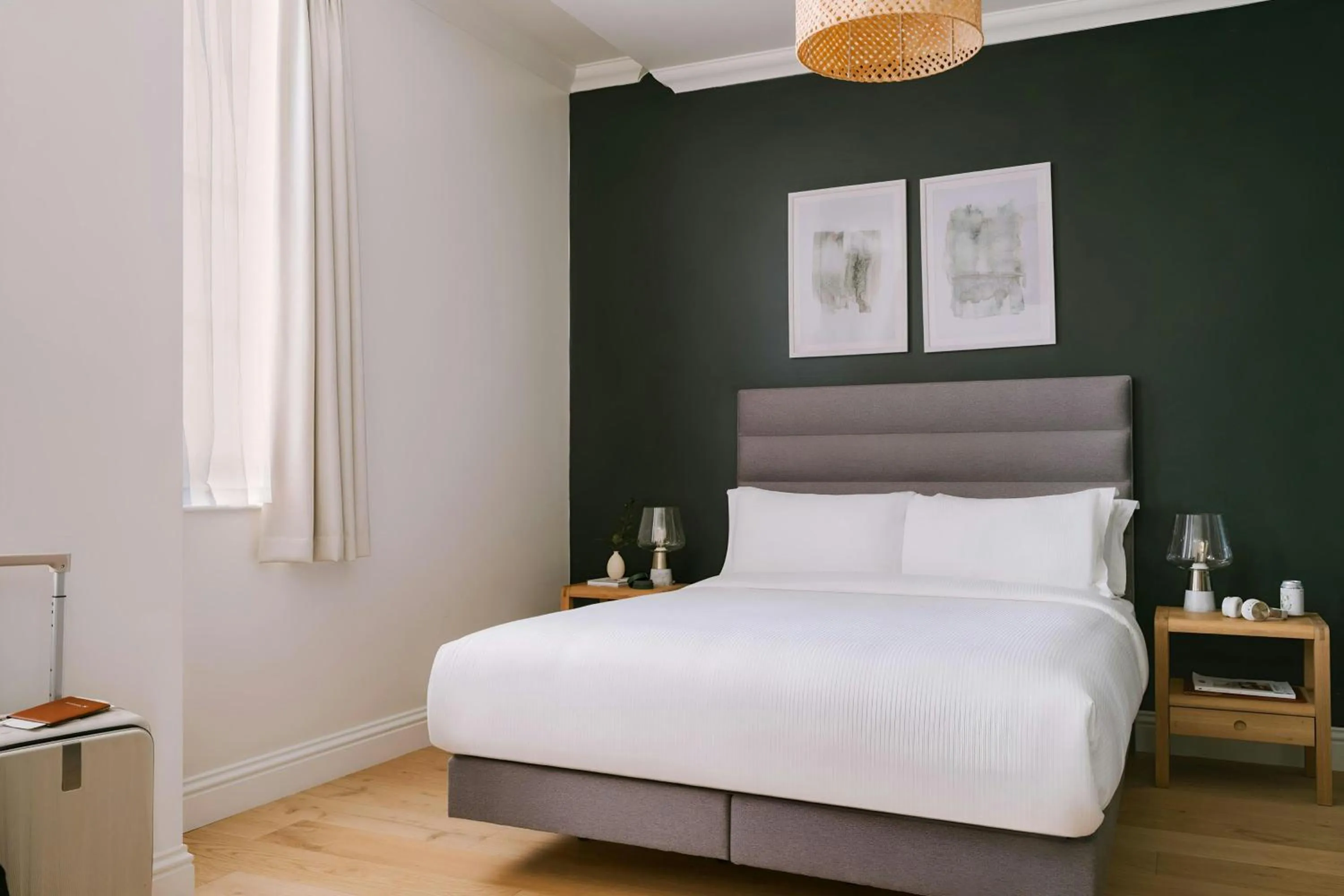 Bedroom, Bed in Chelsea Green Hotel, Sonder by Marriott Bonvoy