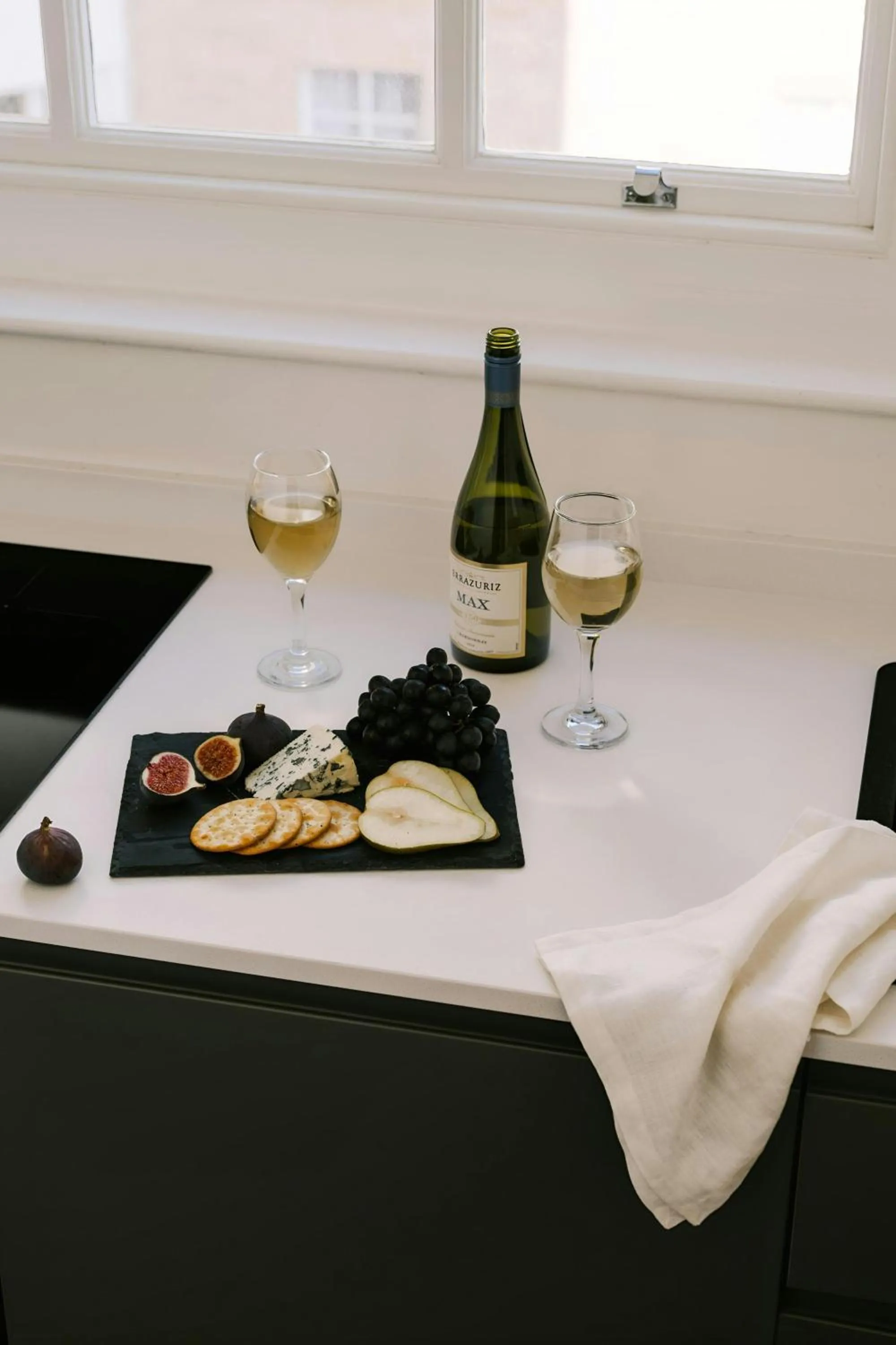 Kitchen or kitchenette in Chelsea Green Hotel, Sonder by Marriott Bonvoy