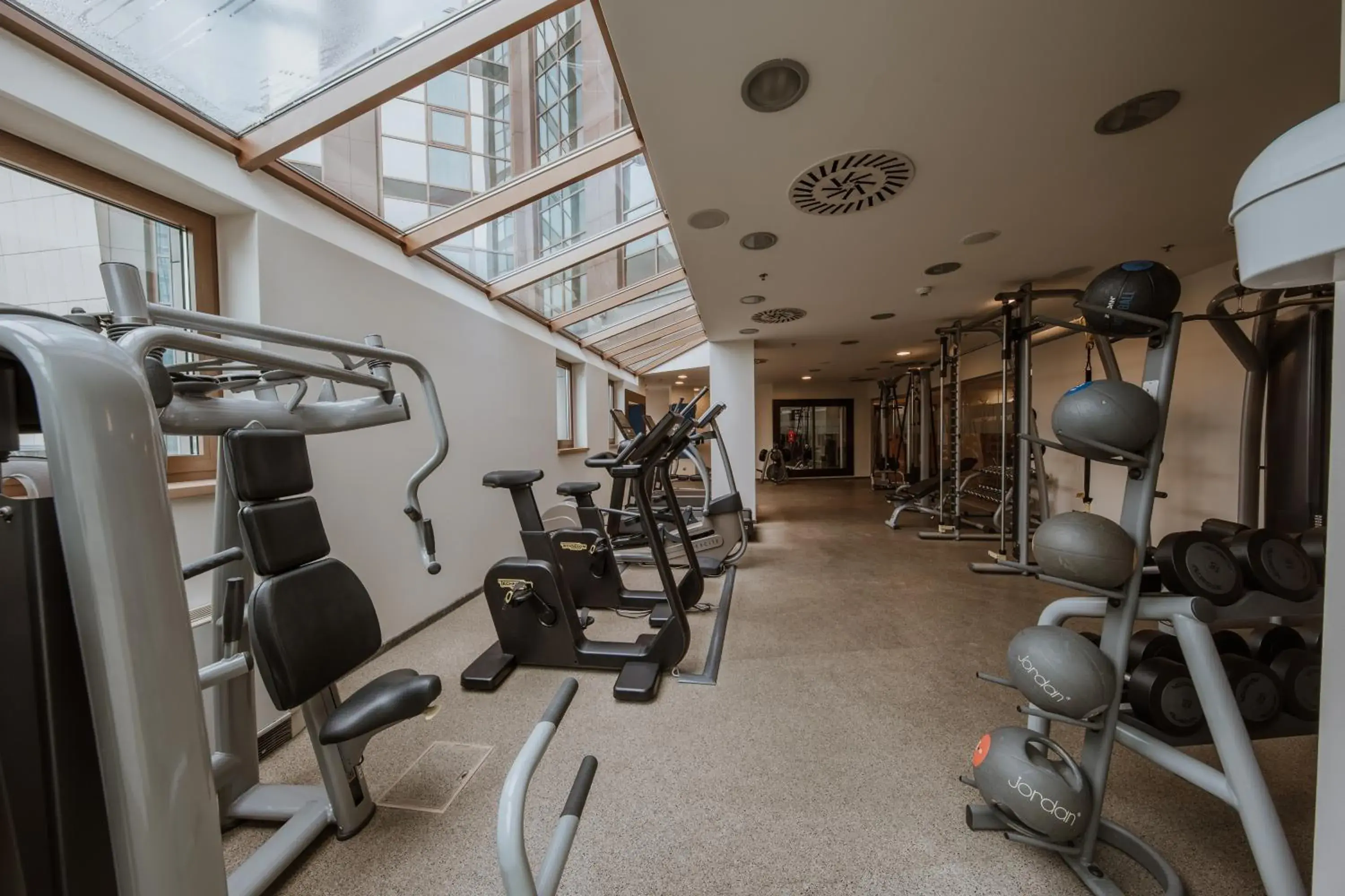 Fitness centre/facilities in DoubleTree by Hilton Bratislava Fitness centre/facilities in DoubleTree by Hilton Bratislava