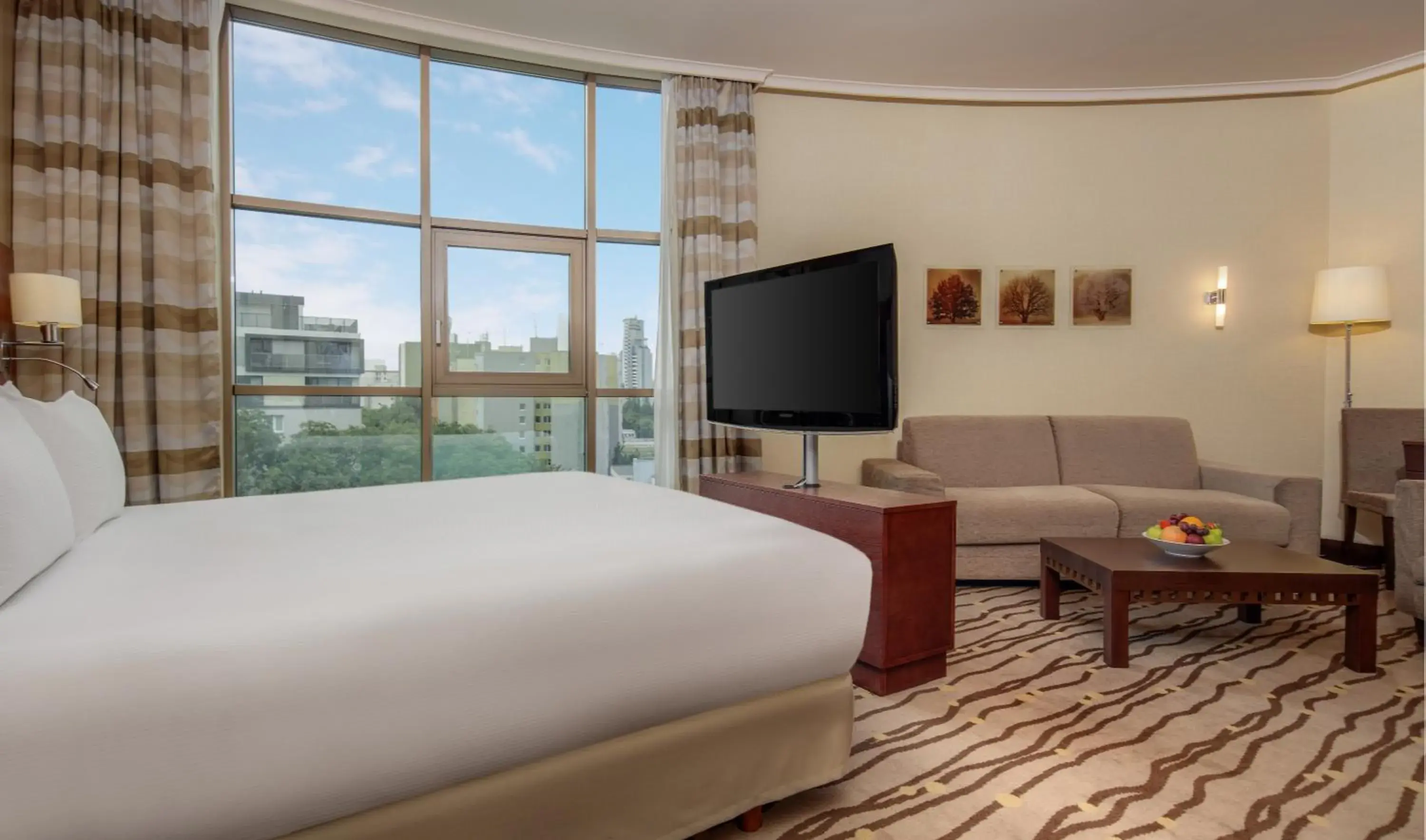 Deluxe King Room in DoubleTree by Hilton Bratislava Deluxe King Room in DoubleTree by Hilton Bratislava