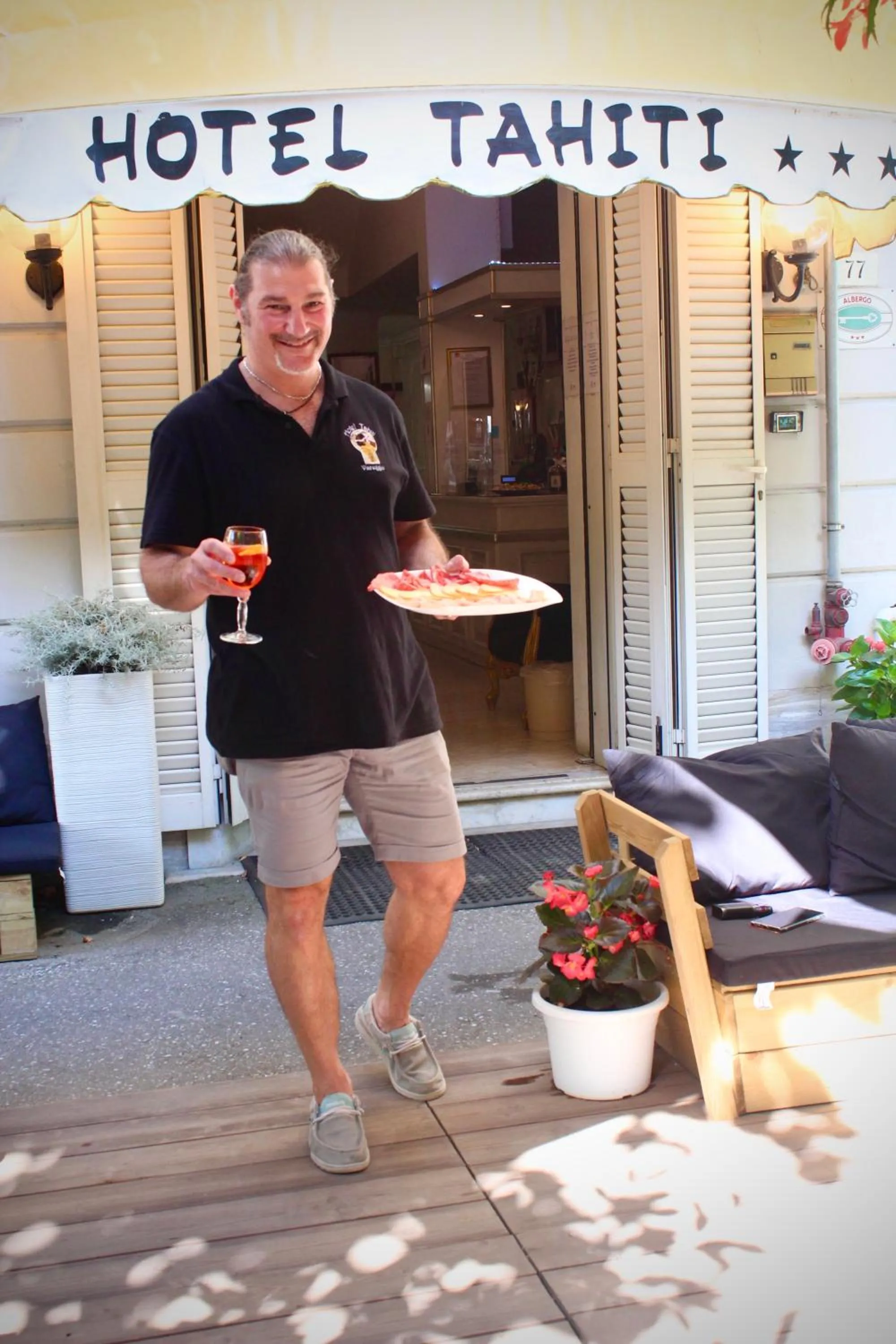 Staff in Hotel Tahiti