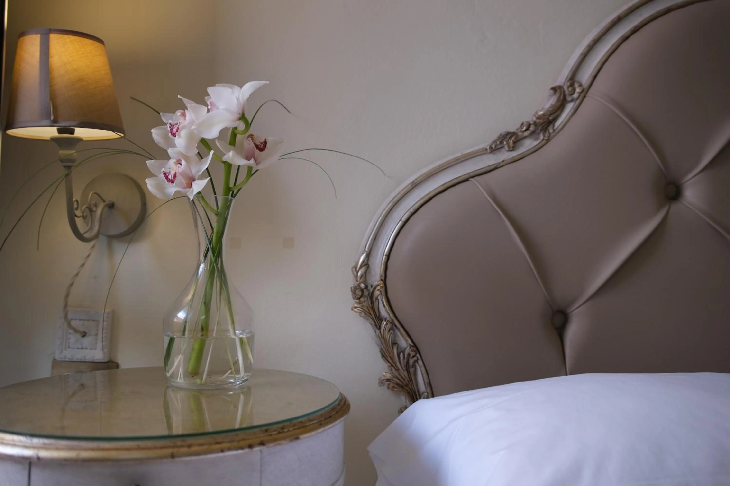 Bedroom, Bed in Hotel Tahiti