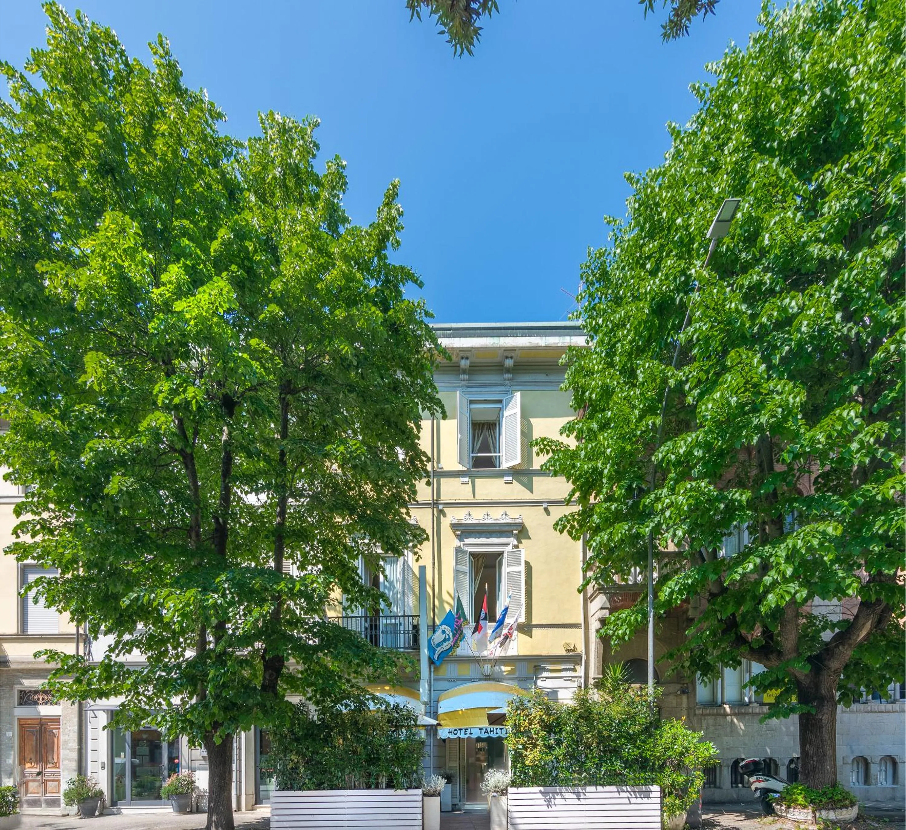 Property building in Hotel Tahiti