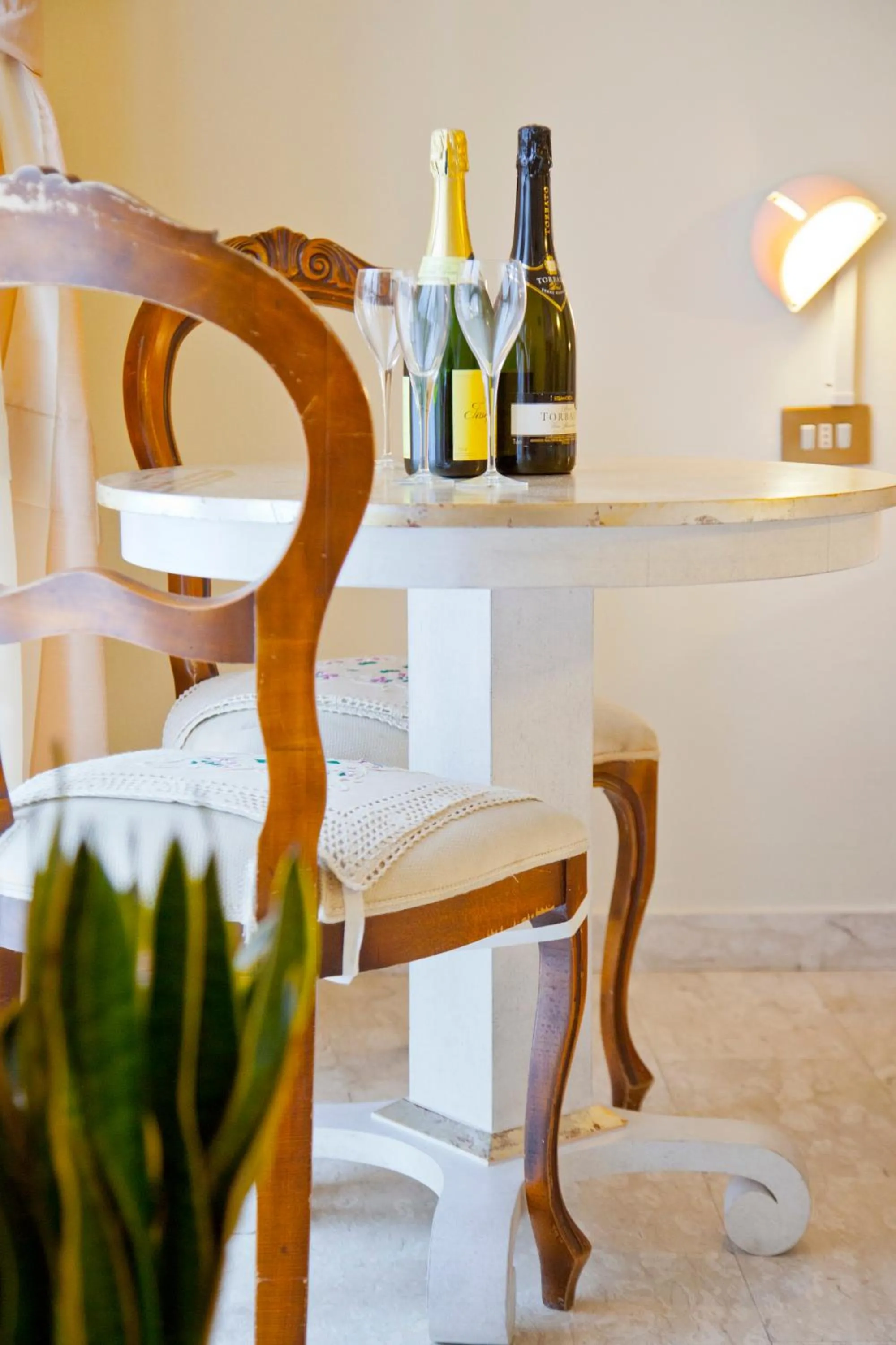 Dining area in Hotel Tahiti