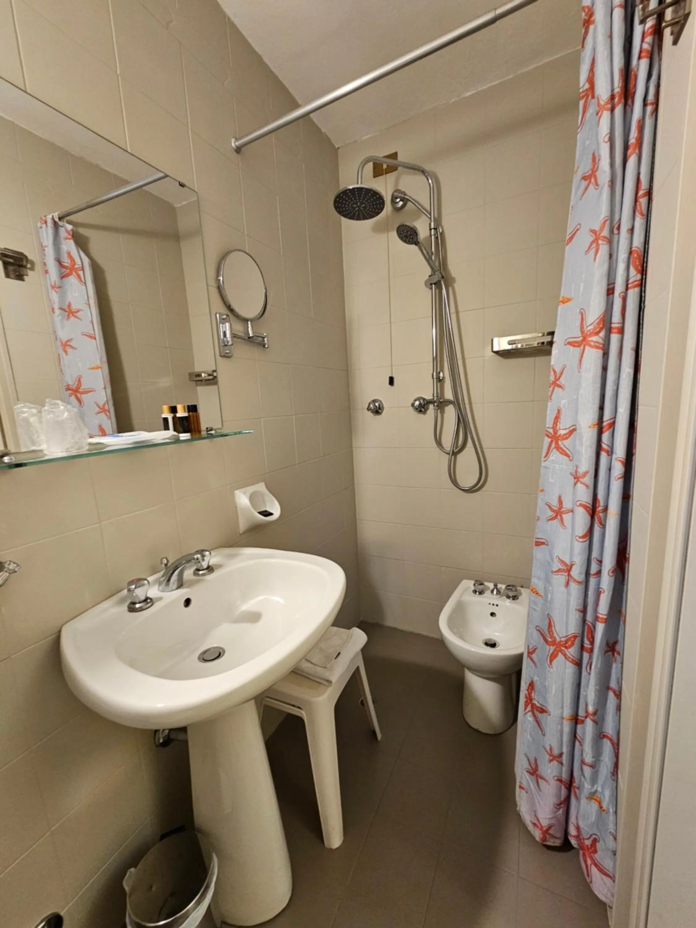 Bathroom in Hotel Tahiti