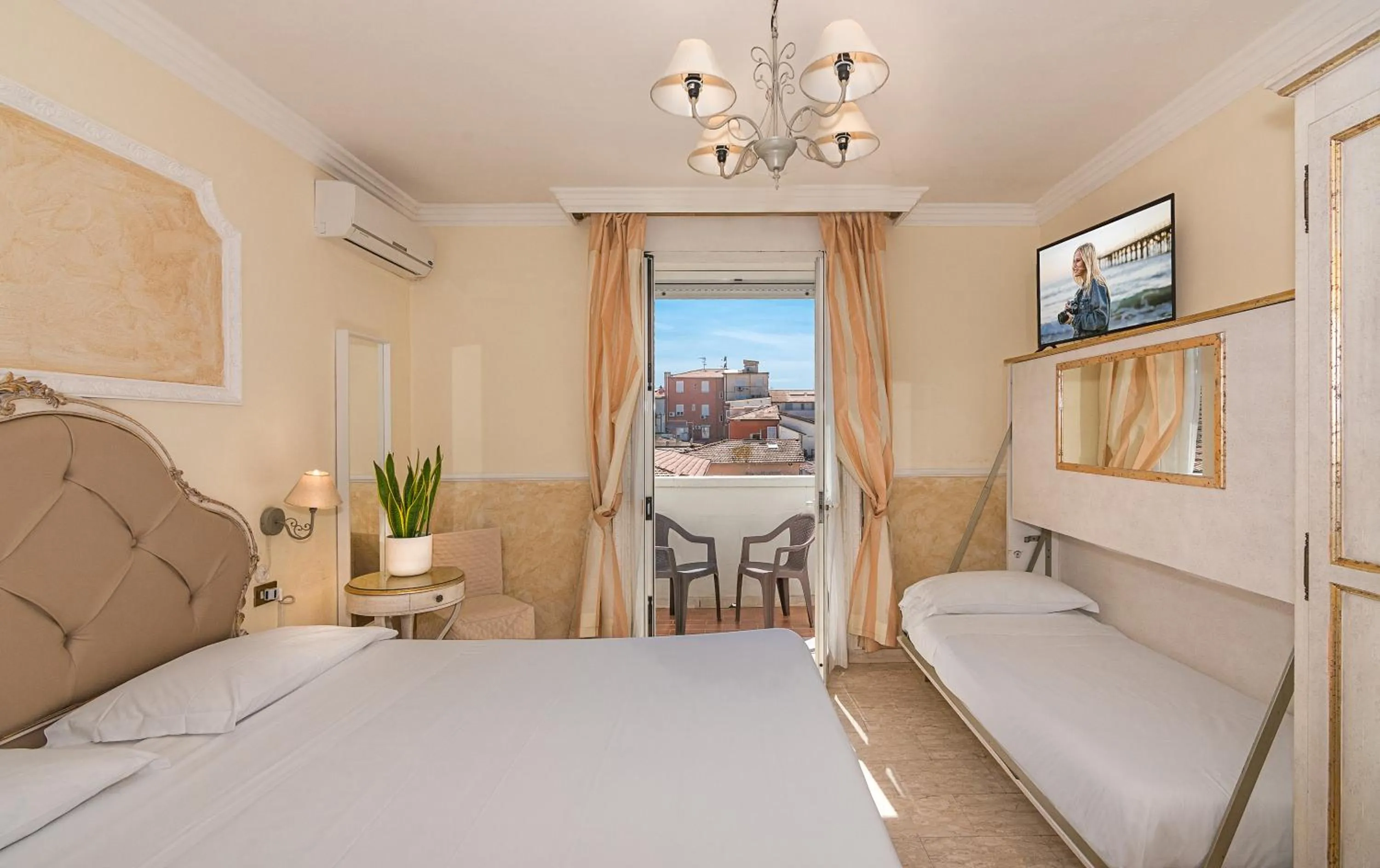 Bedroom, Bed in Hotel Tahiti