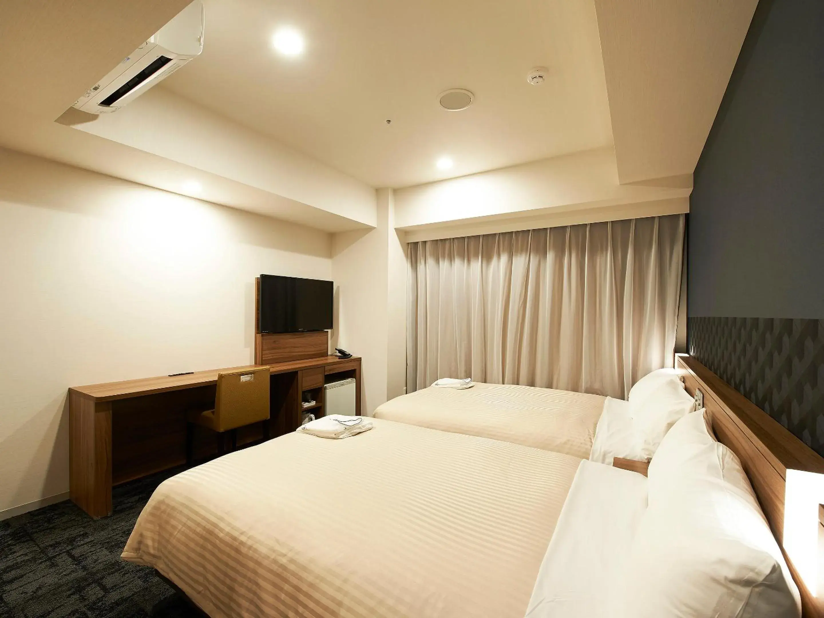 Deluxe Twin Room - single occupancy in Sotetsu Fresa Inn Kitahama Deluxe Twin Room - single occupancy in Sotetsu Fresa Inn Kitahama