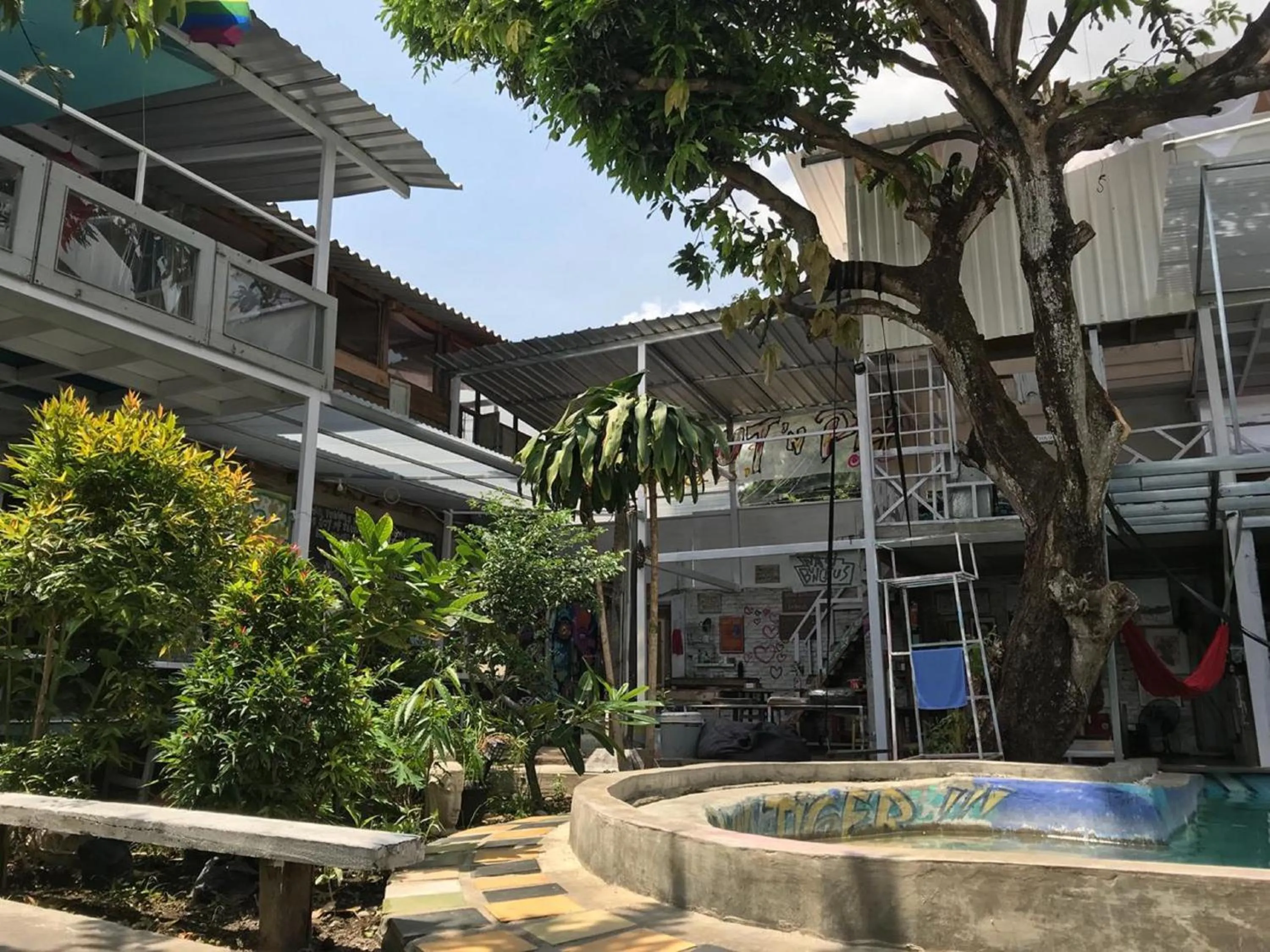 Restaurant/places to eat in Yez Yez Yez All Good Hostel