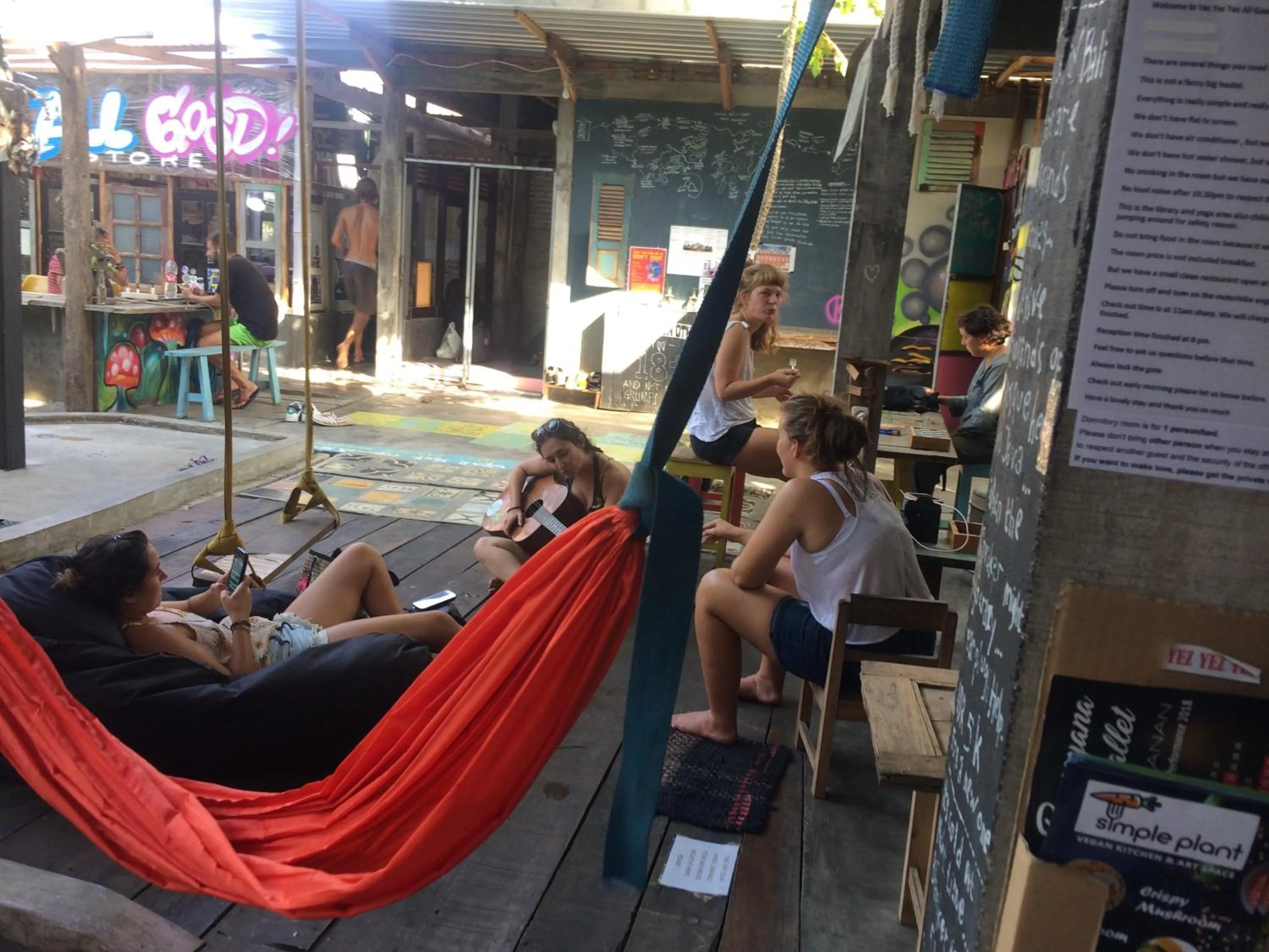 Patio in Yez Yez Yez All Good Hostel