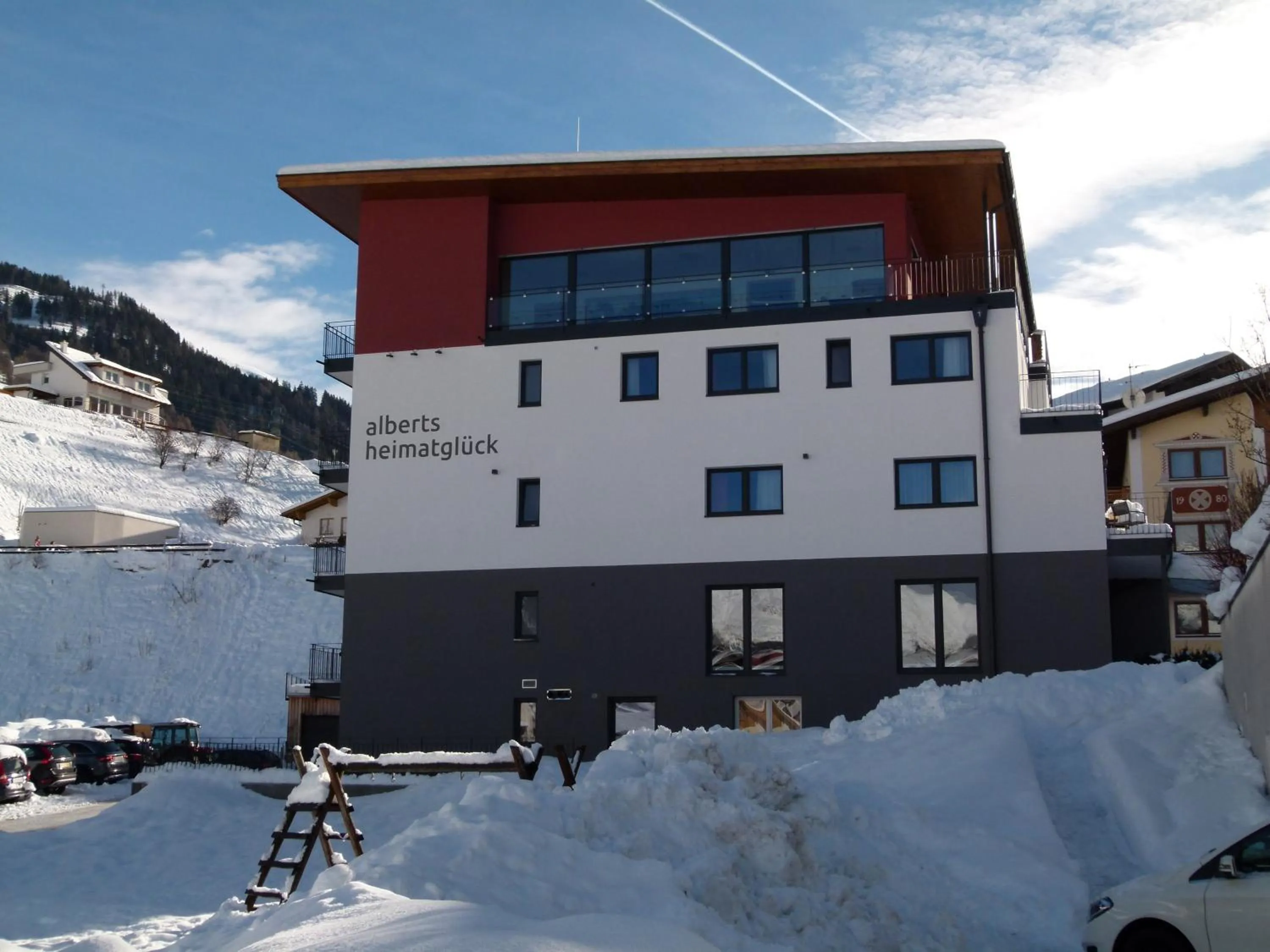 Property building in Alberts Heimatglück