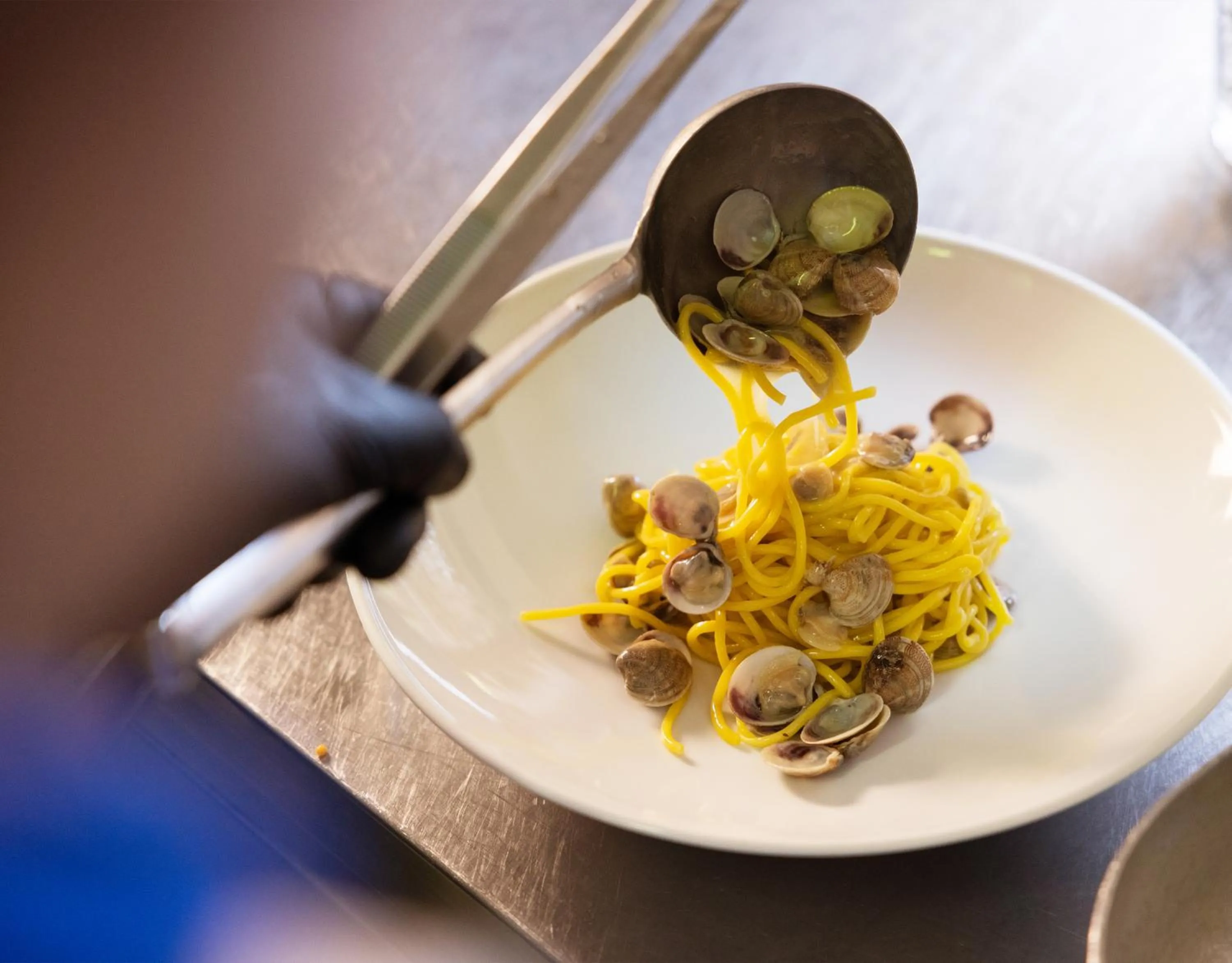 Restaurant/places to eat in Hotel Constellation