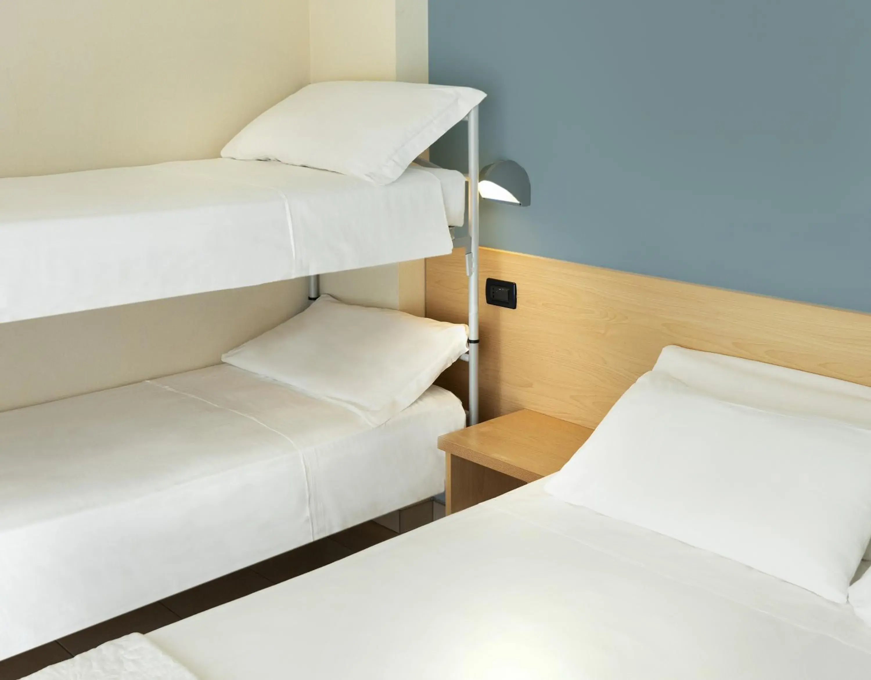 Bed in Hotel Constellation