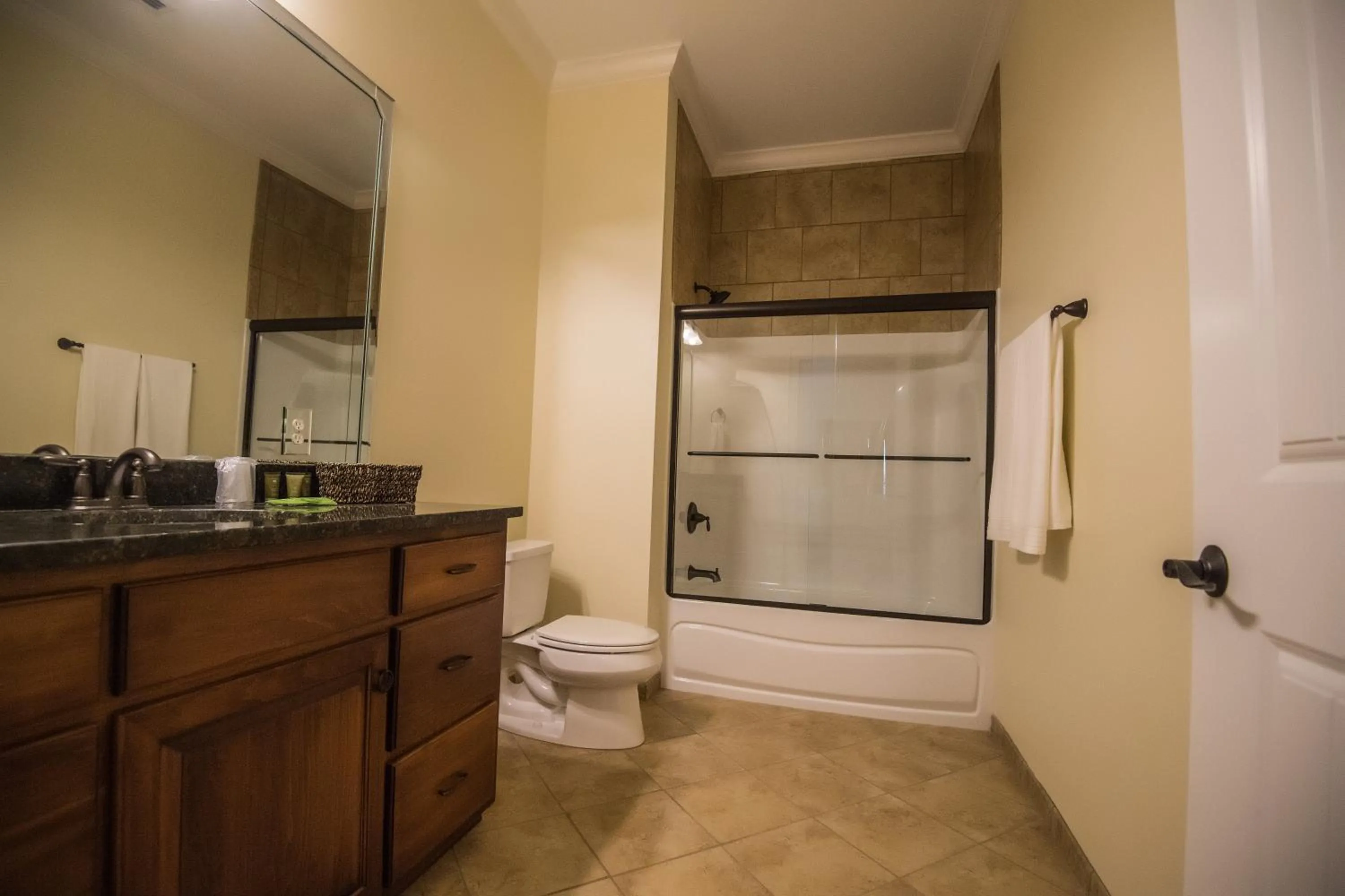 Shower in Magnolia Creek Lodge