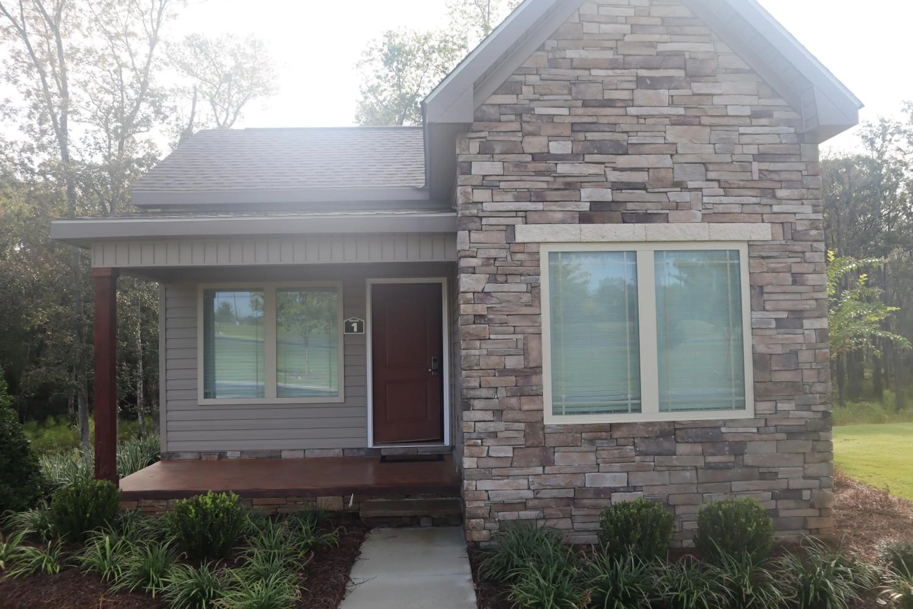 Property building in Magnolia Creek Lodge