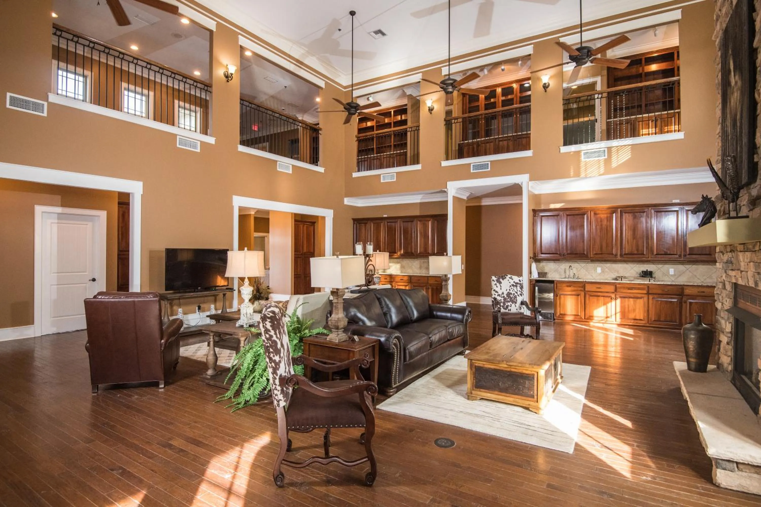 TV and multimedia in Magnolia Creek Lodge