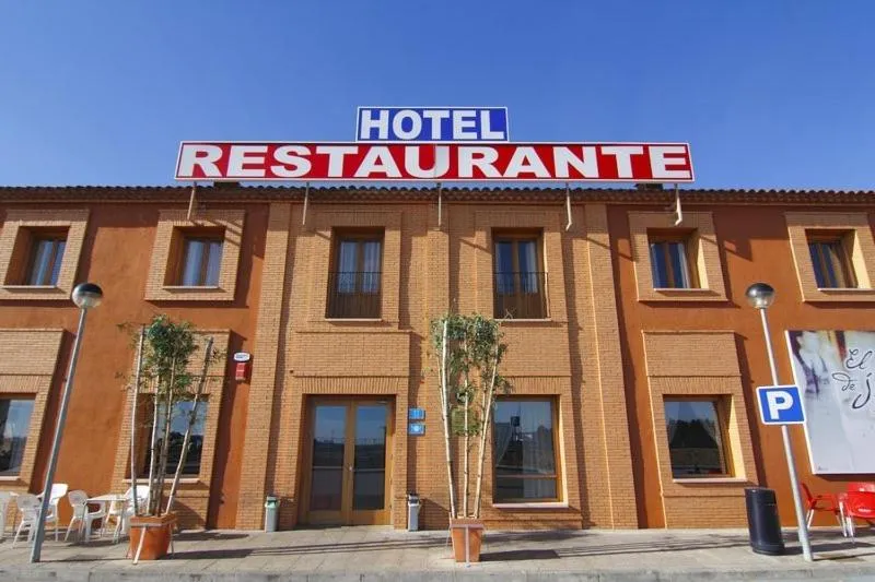 Property building in Hotel El Sueño de Jemik