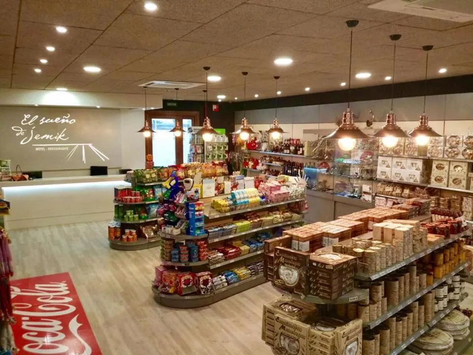 On-site shops in Hotel El Sueño de Jemik