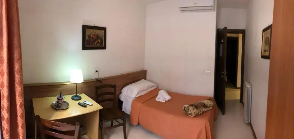 Bed in Hotel Bolognese Bed in Hotel Bolognese