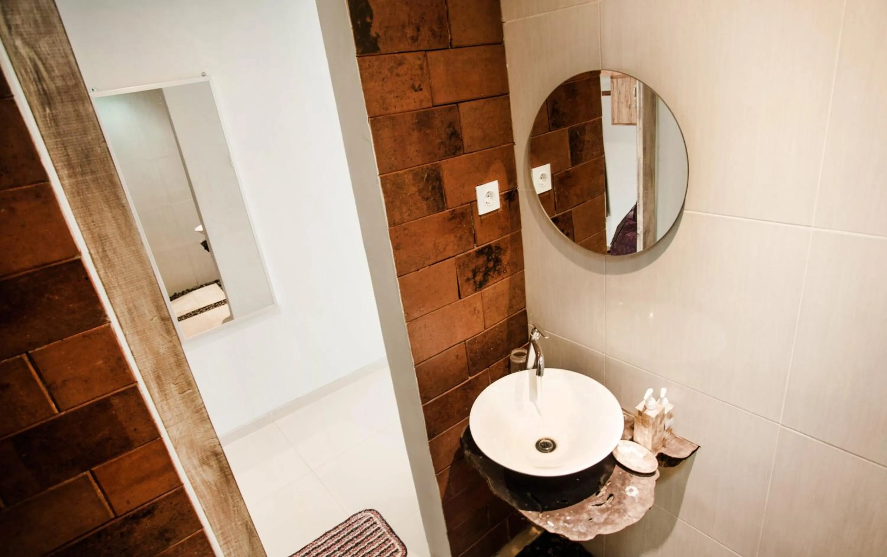 Bathroom in Umah Nugraha