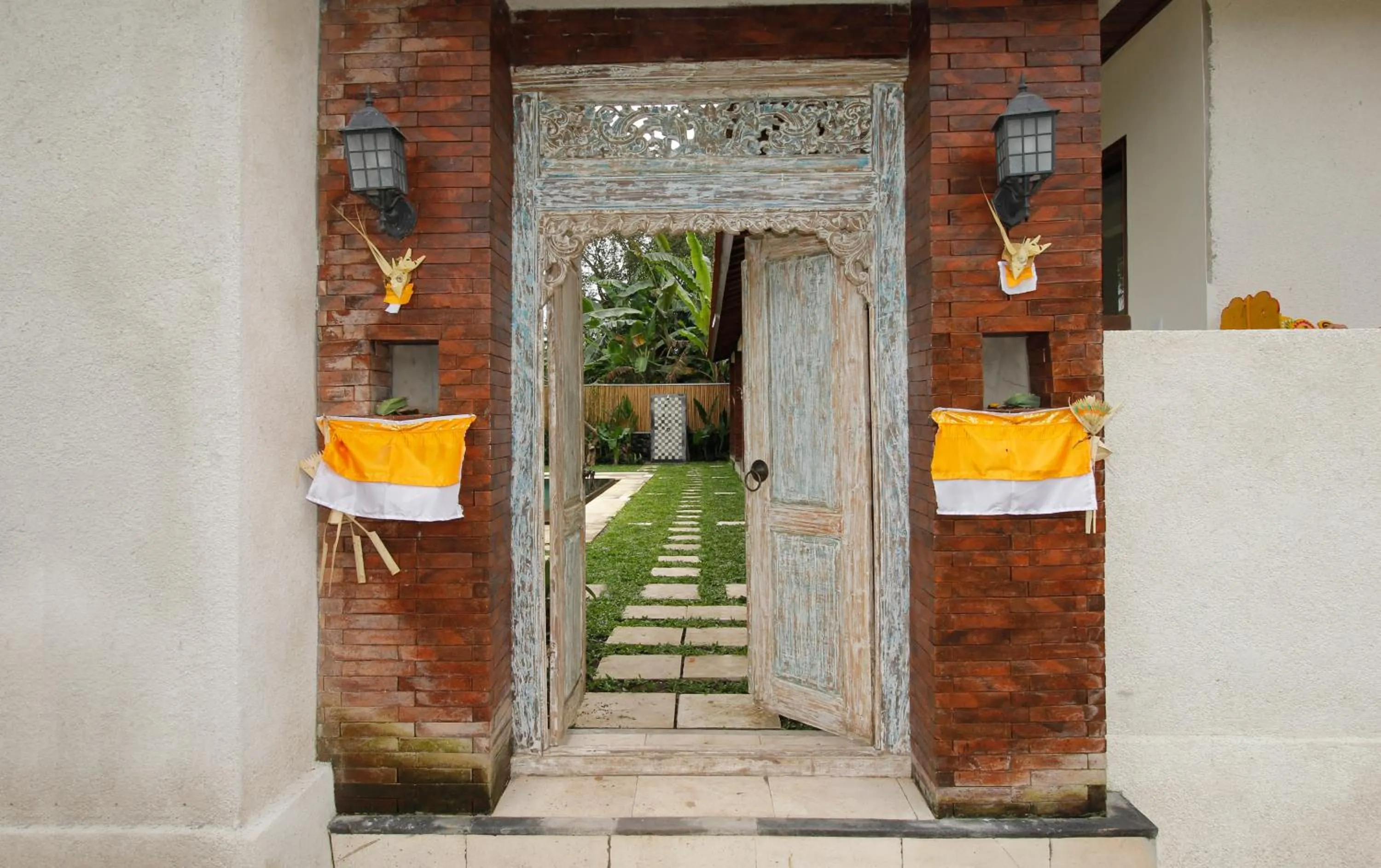 Facade/entrance in Umah Nugraha