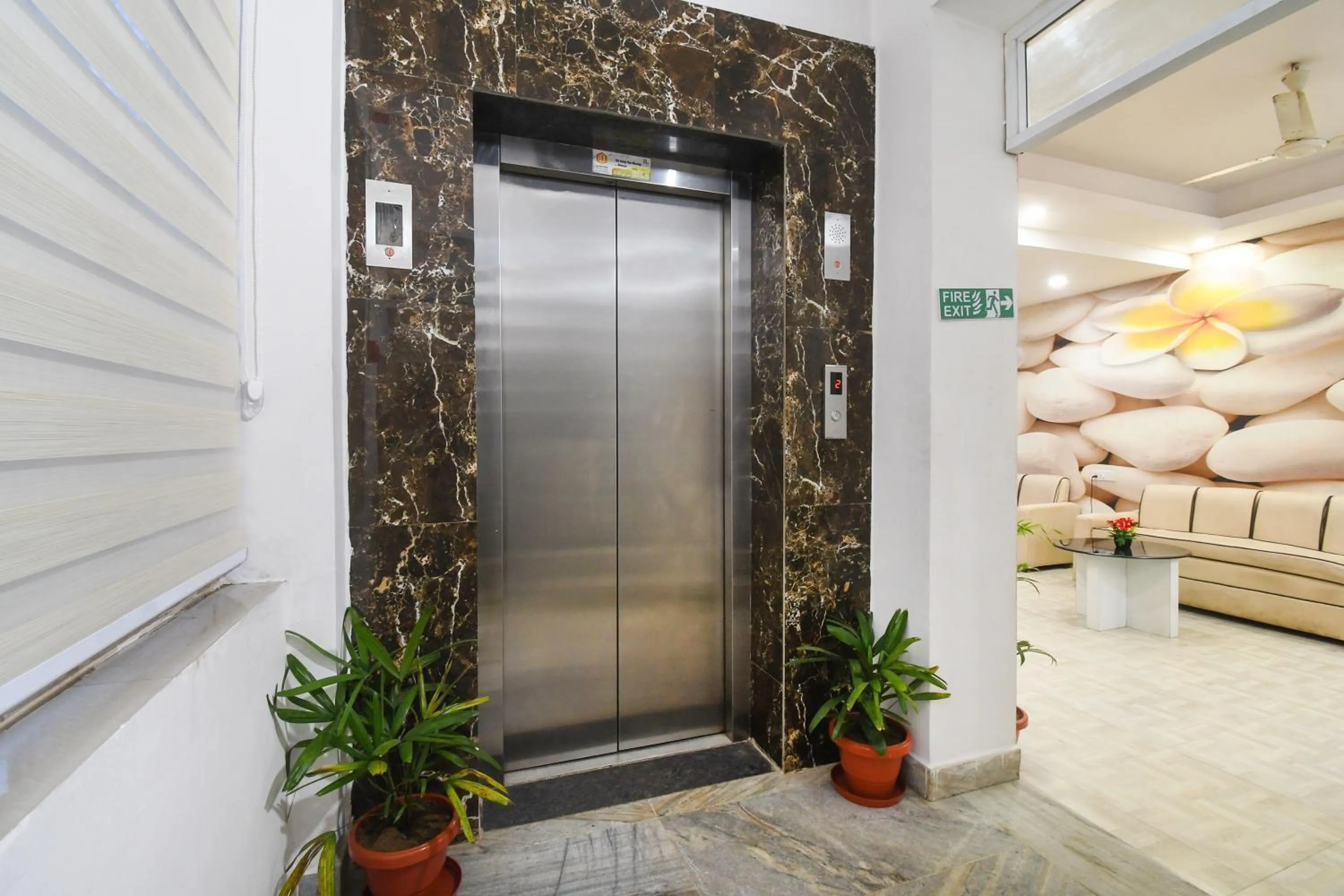 Lobby or reception in Townhouse Best Inn