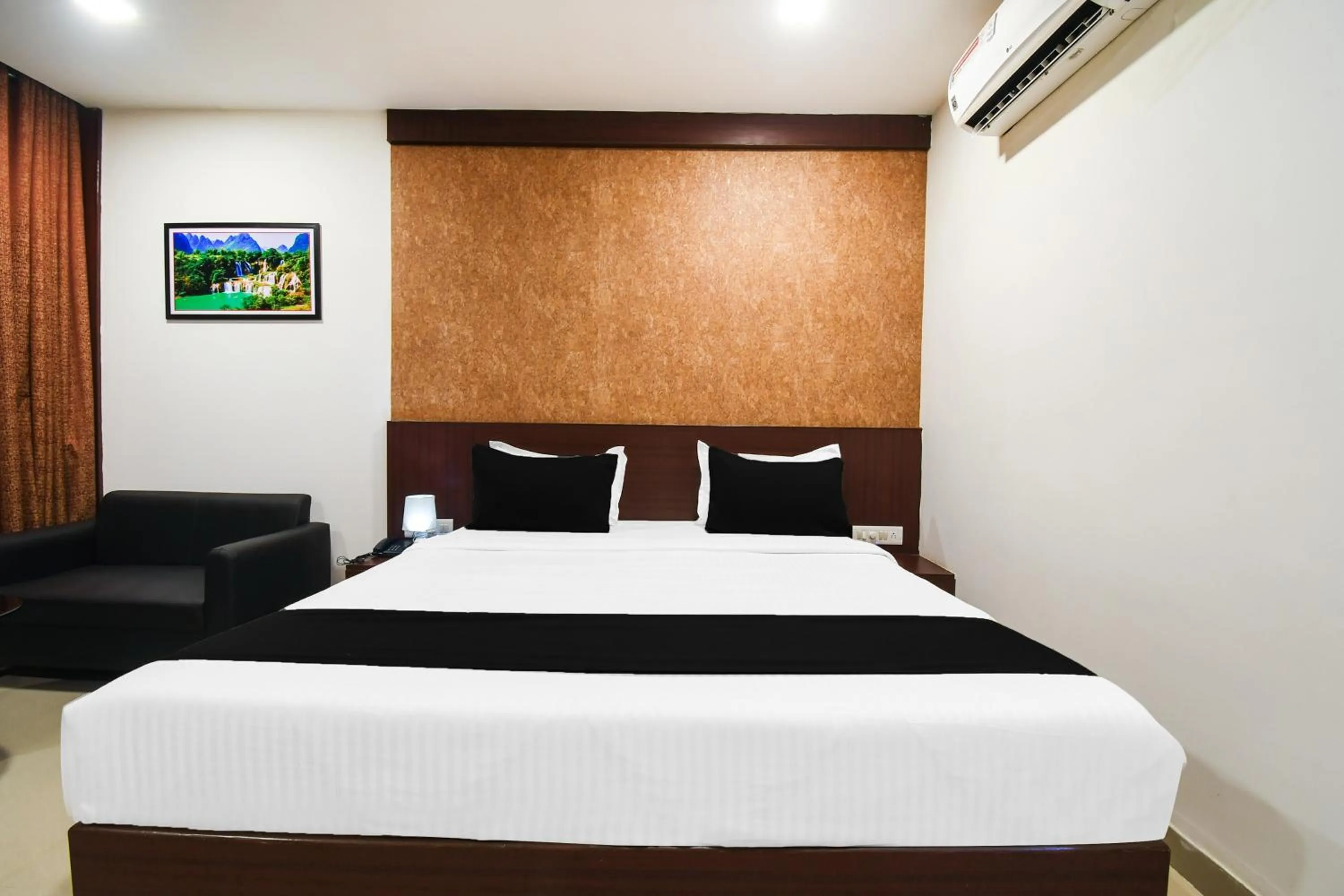 Bedroom in Townhouse Best Inn