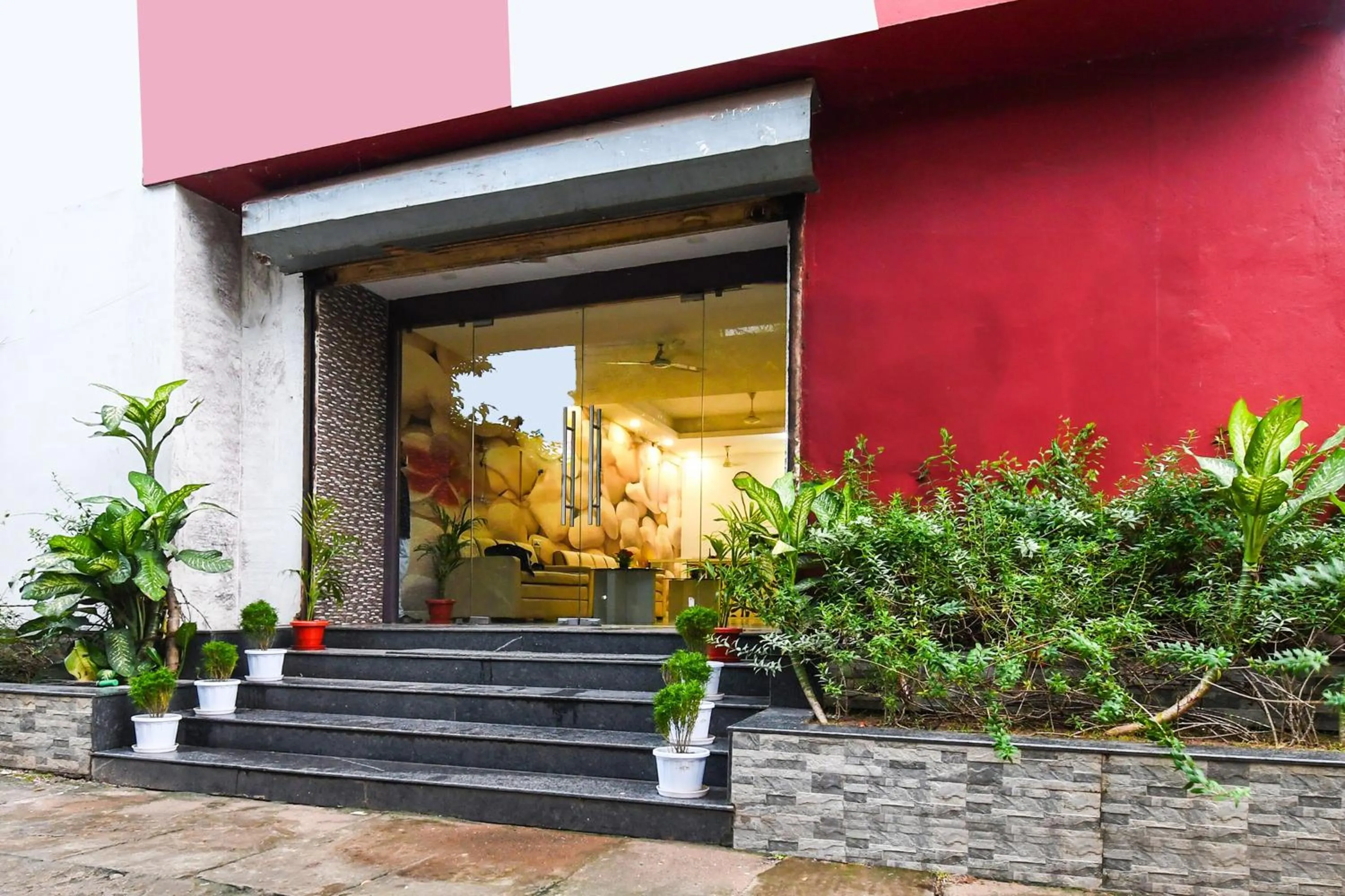 Facade/entrance in Townhouse Best Inn