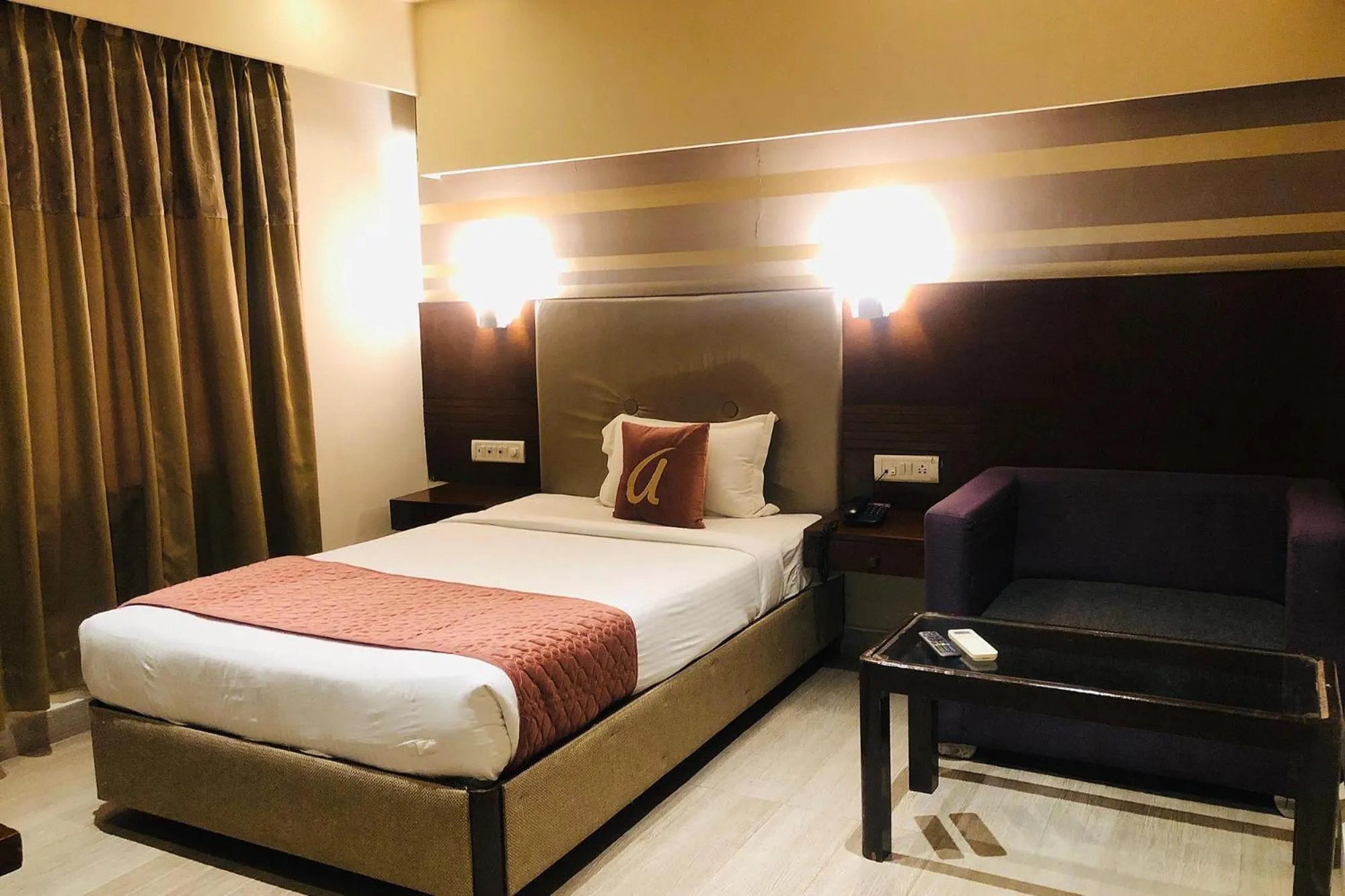 Bed in FabHotel Berry's