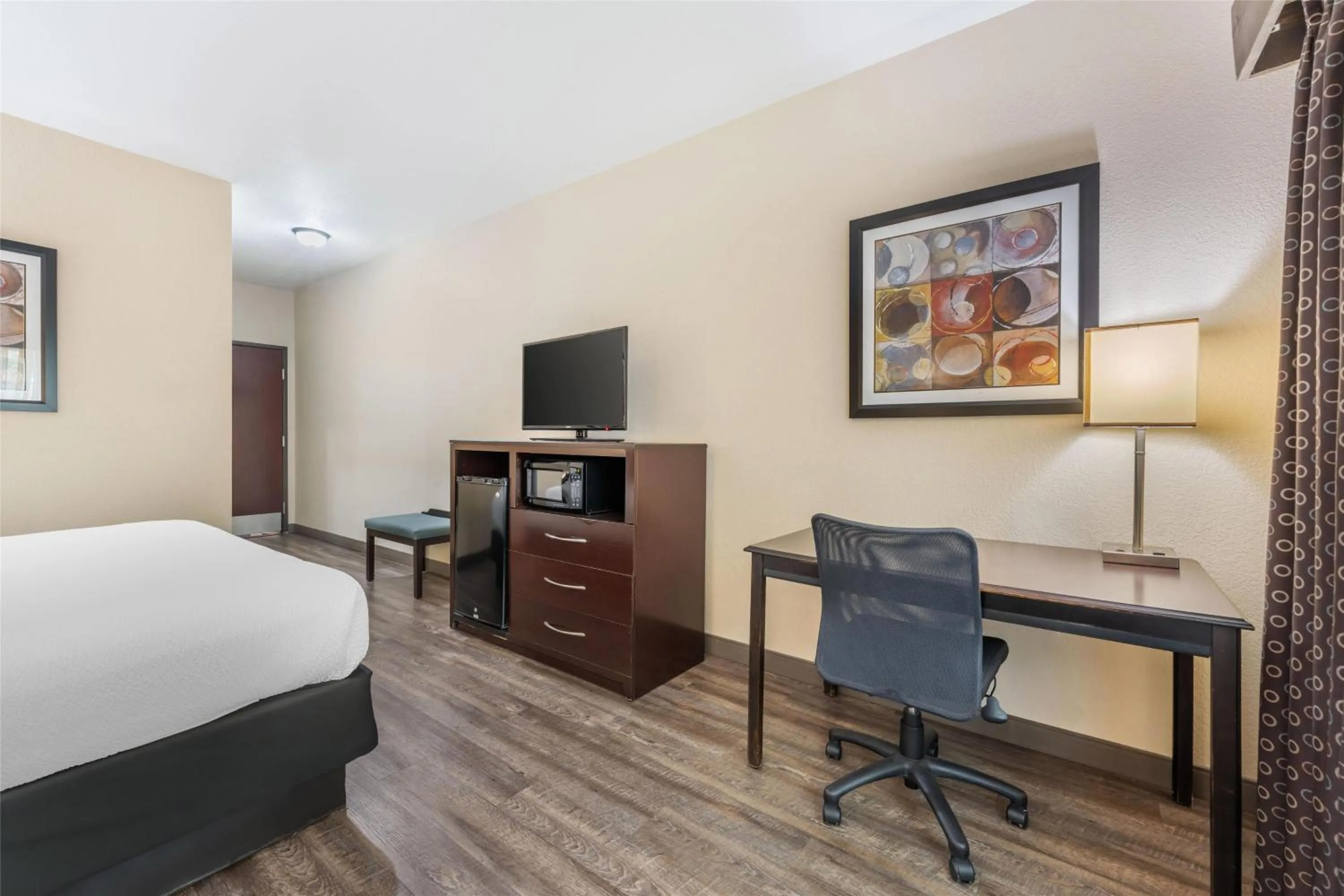 Bedroom, Bed in Best Western Plus Eastgate Inn & Suites