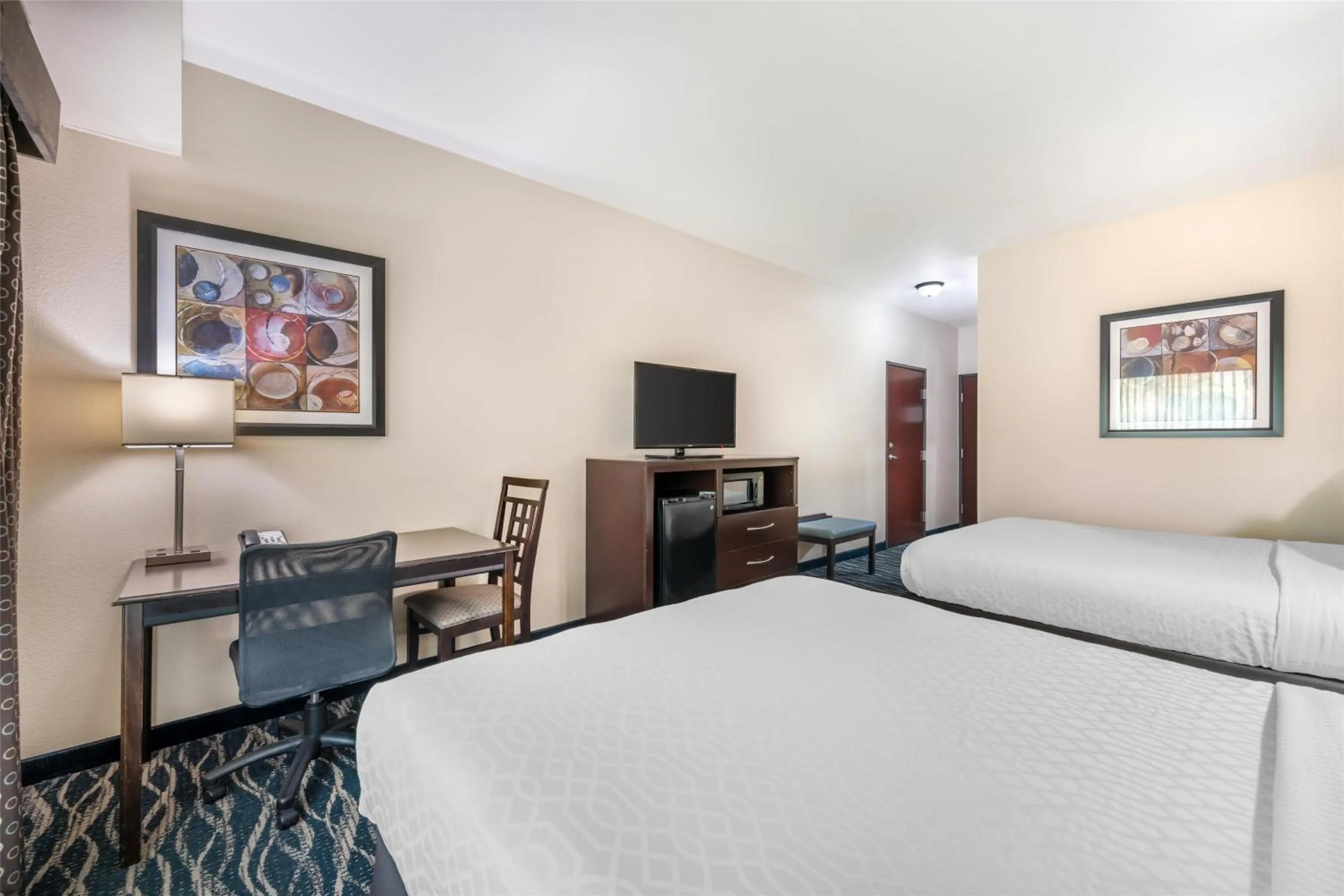 Bedroom, Bed in Best Western Plus Eastgate Inn & Suites