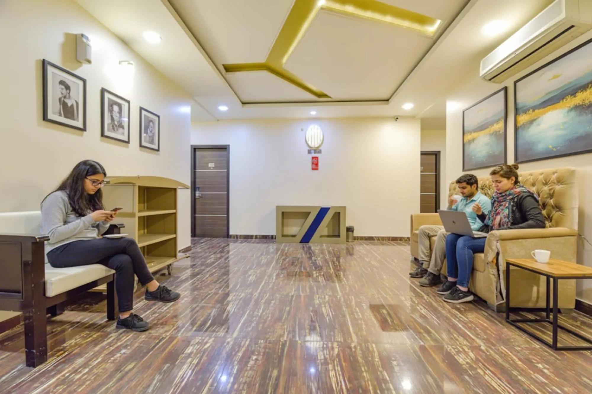 Lobby or reception in FabHotel Resolute Gopalpura