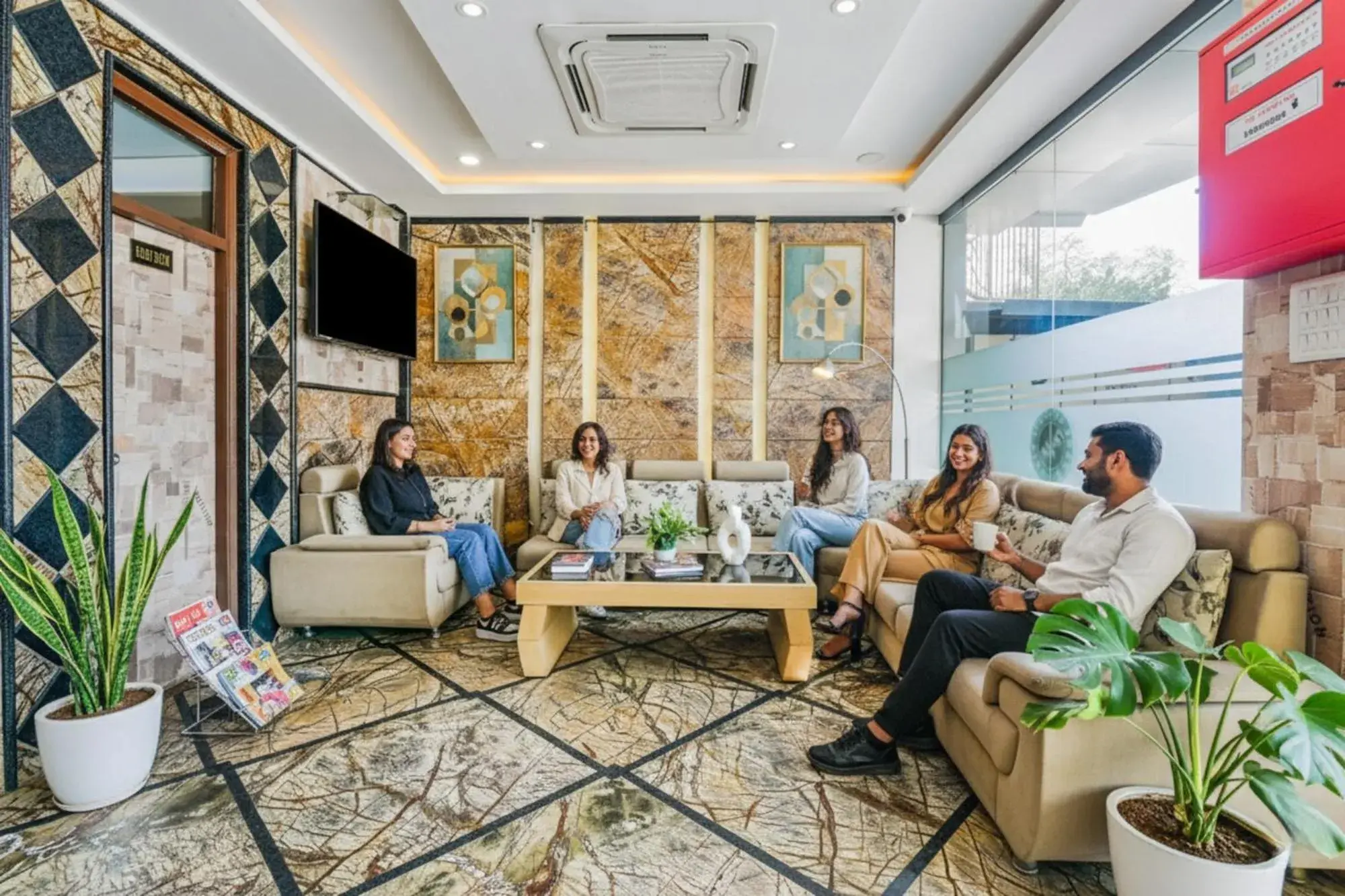 Seating area in FabHotel Metro View Seating area in FabHotel Metro View