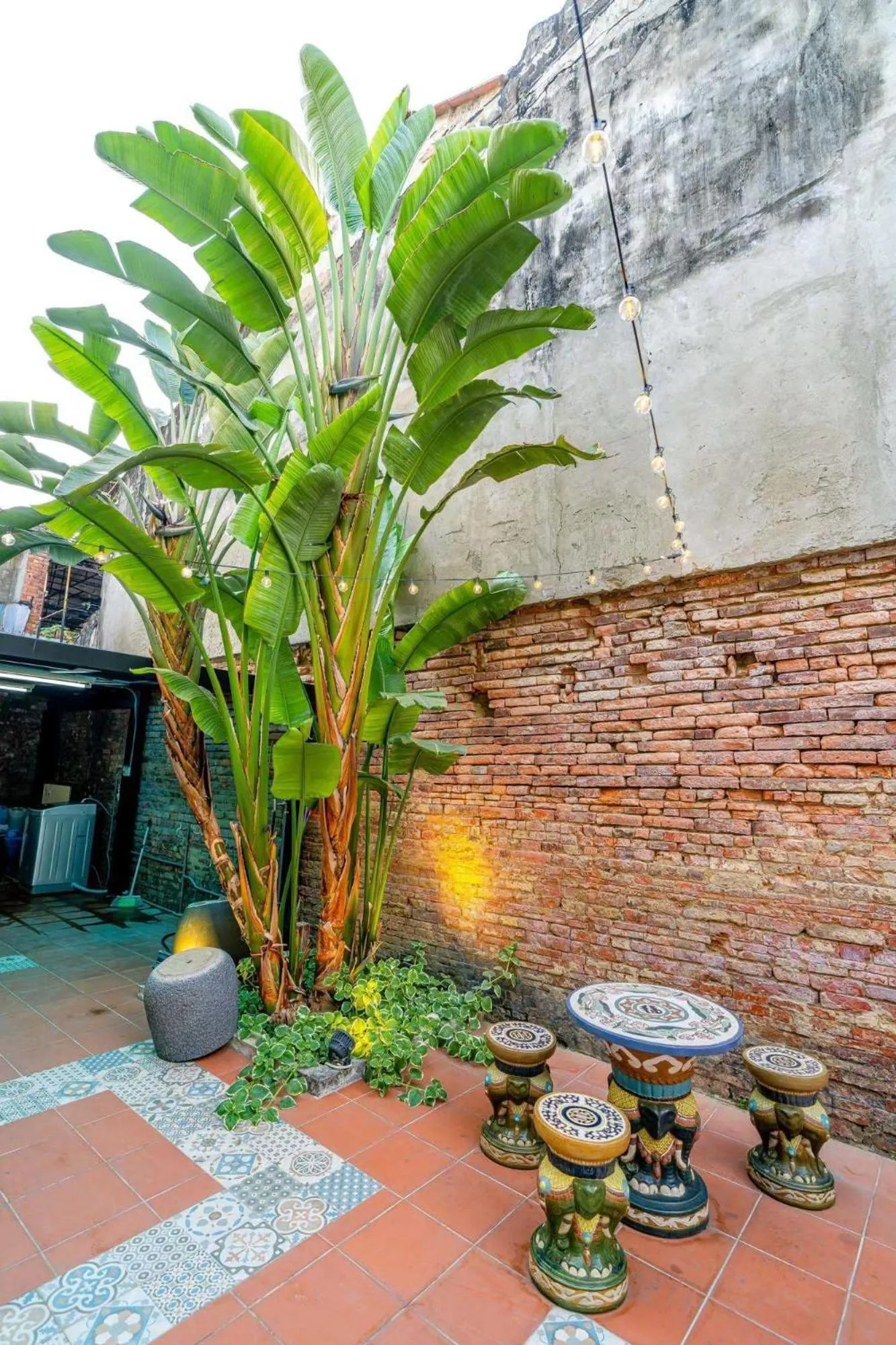 Property building in 樂客背包旅棧 Local Backpacker Hostel