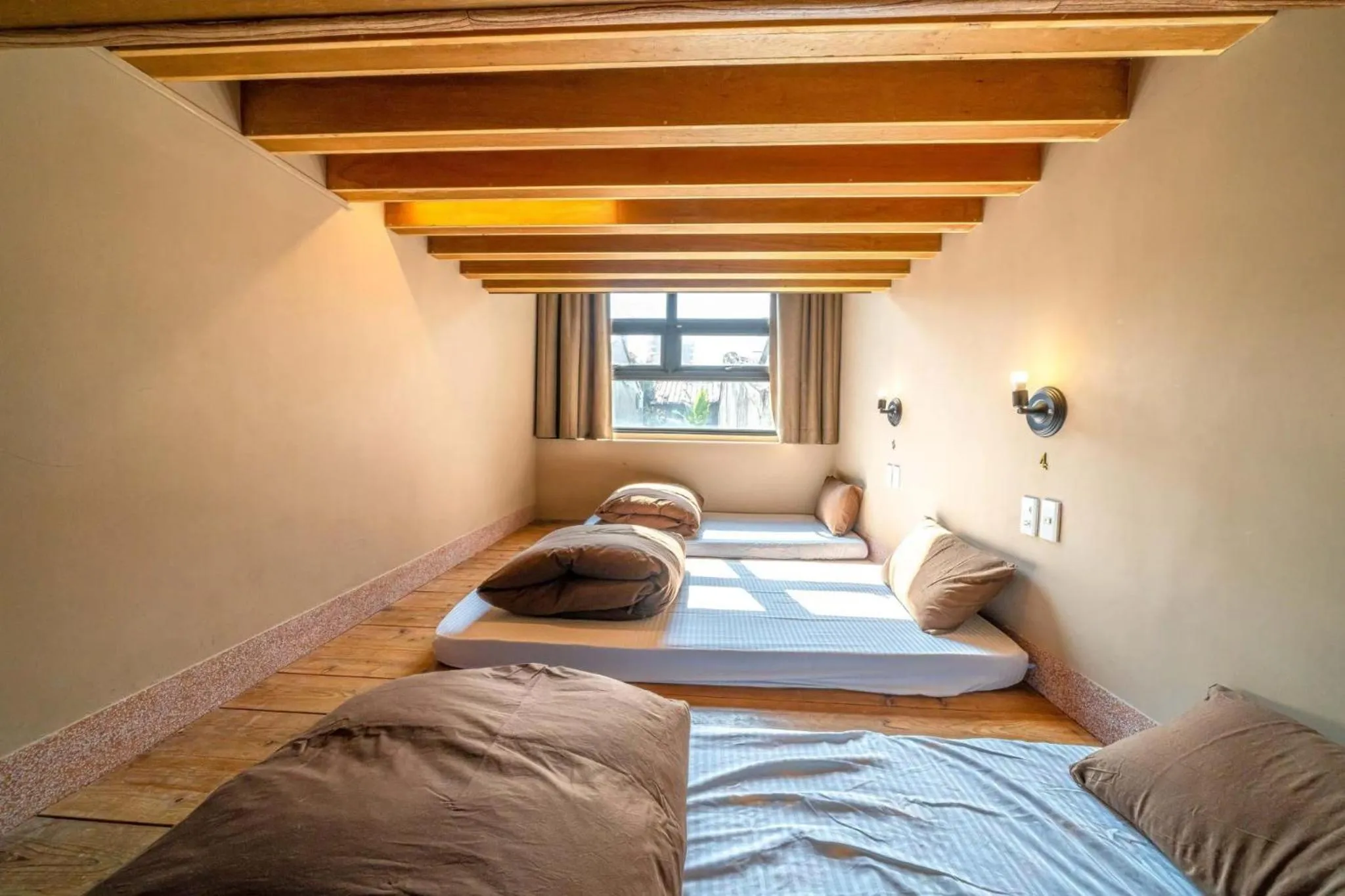 bunk bed, Bed in 樂客背包旅棧 Local Backpacker Hostel