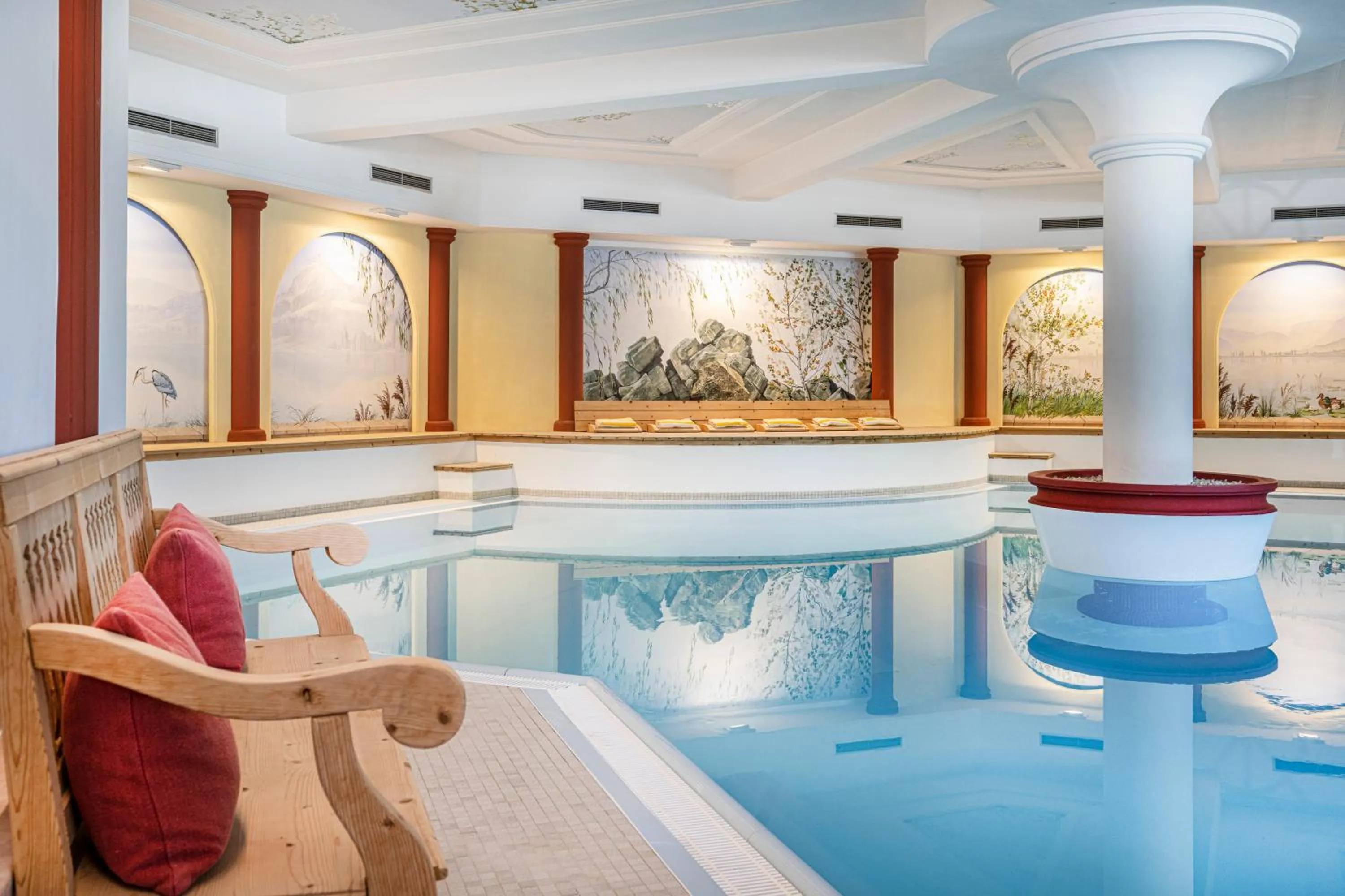 Swimming pool in Activehotel Diana