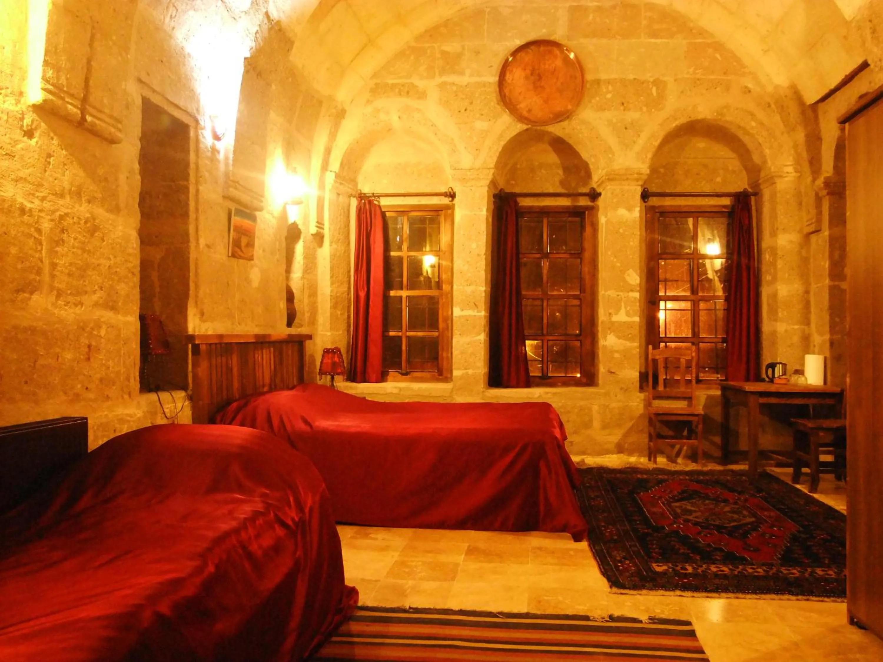 Photo of the whole room, Bed in Kapadokya Ihlara Konaklari & Caves