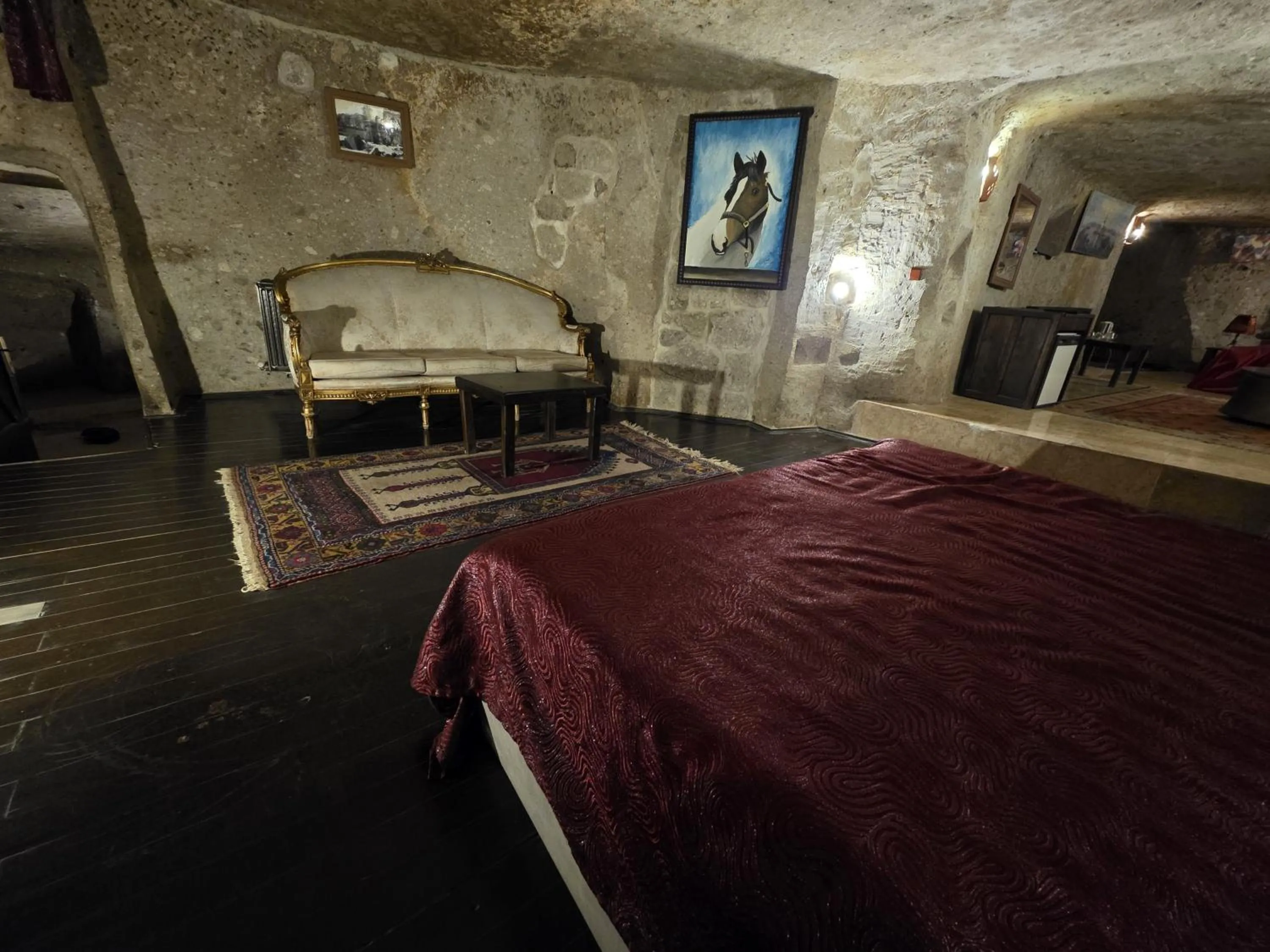 Photo of the whole room, Bed in Kapadokya Ihlara Konaklari & Caves