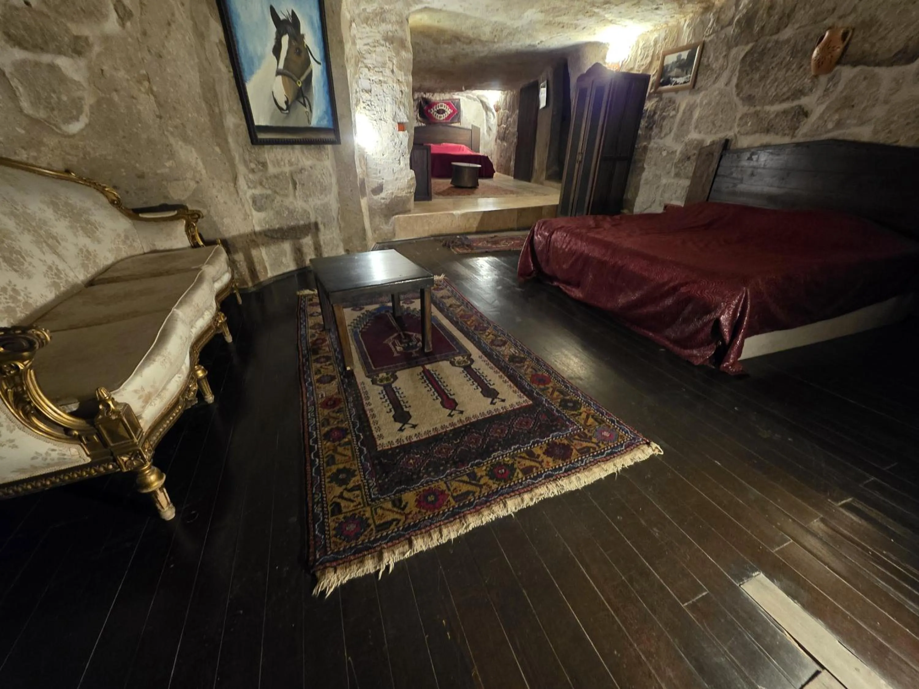 Photo of the whole room, Bed in Kapadokya Ihlara Konaklari & Caves