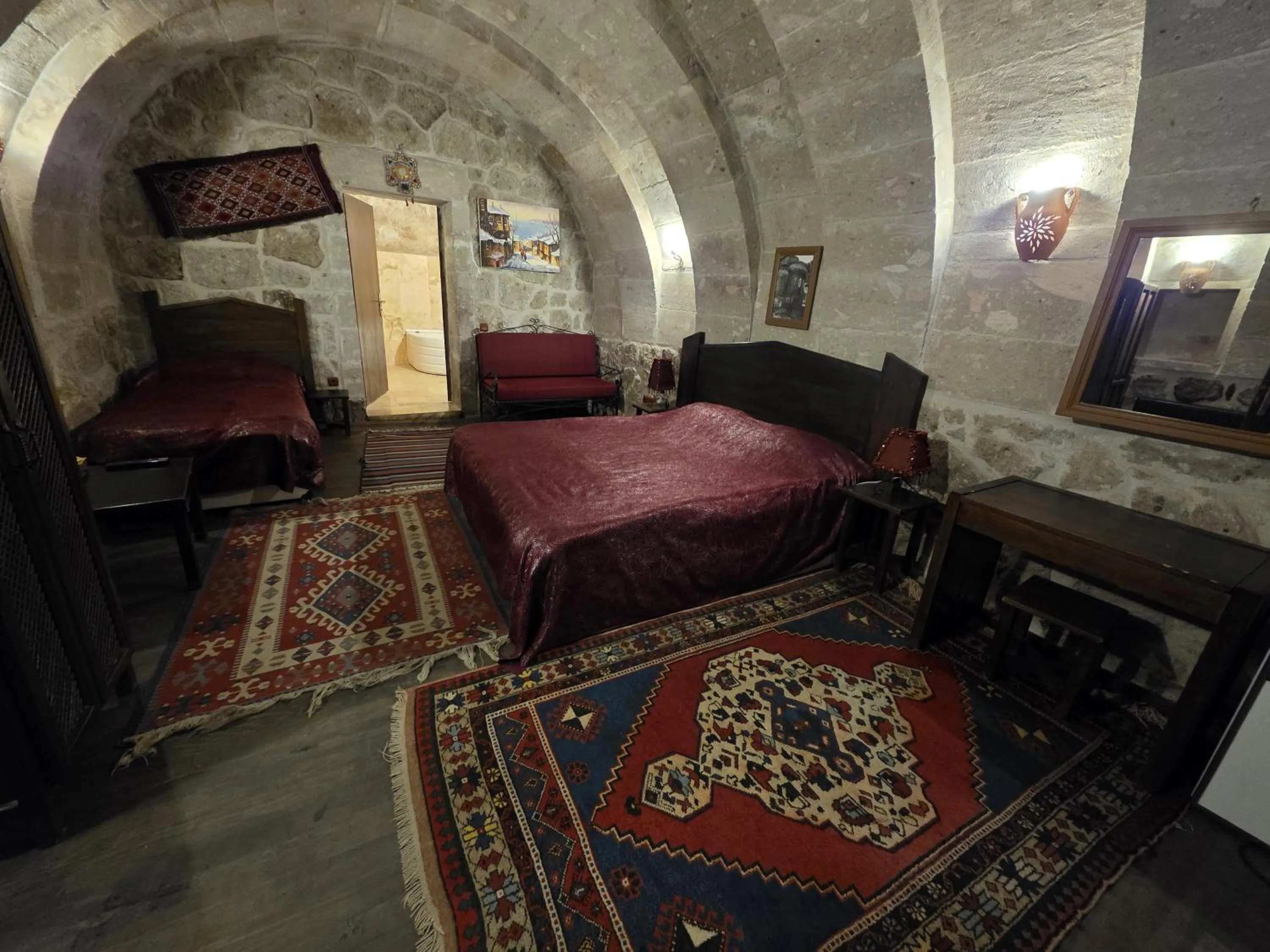 Photo of the whole room, Bed in Kapadokya Ihlara Konaklari & Caves