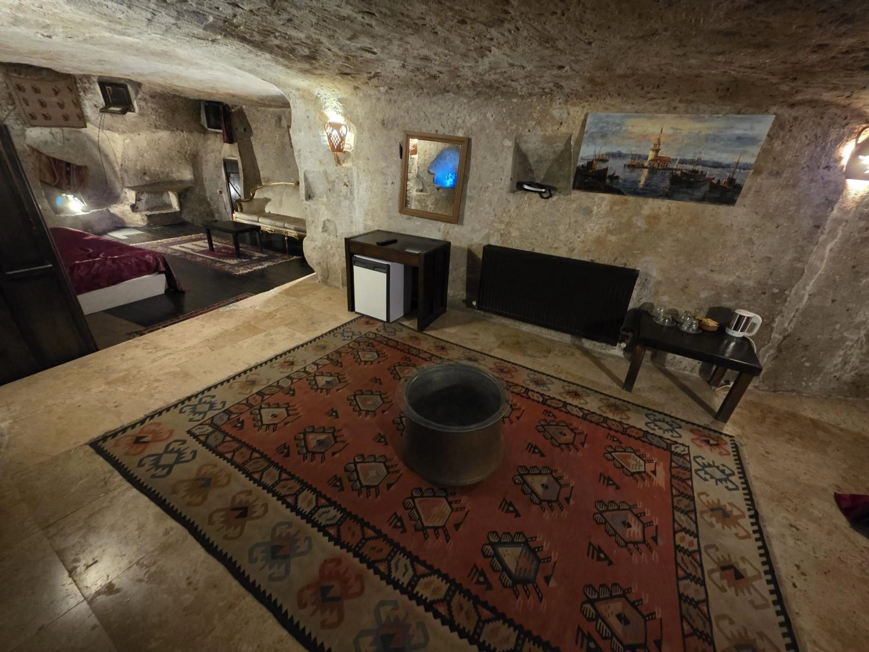 Photo of the whole room, Bed in Kapadokya Ihlara Konaklari & Caves